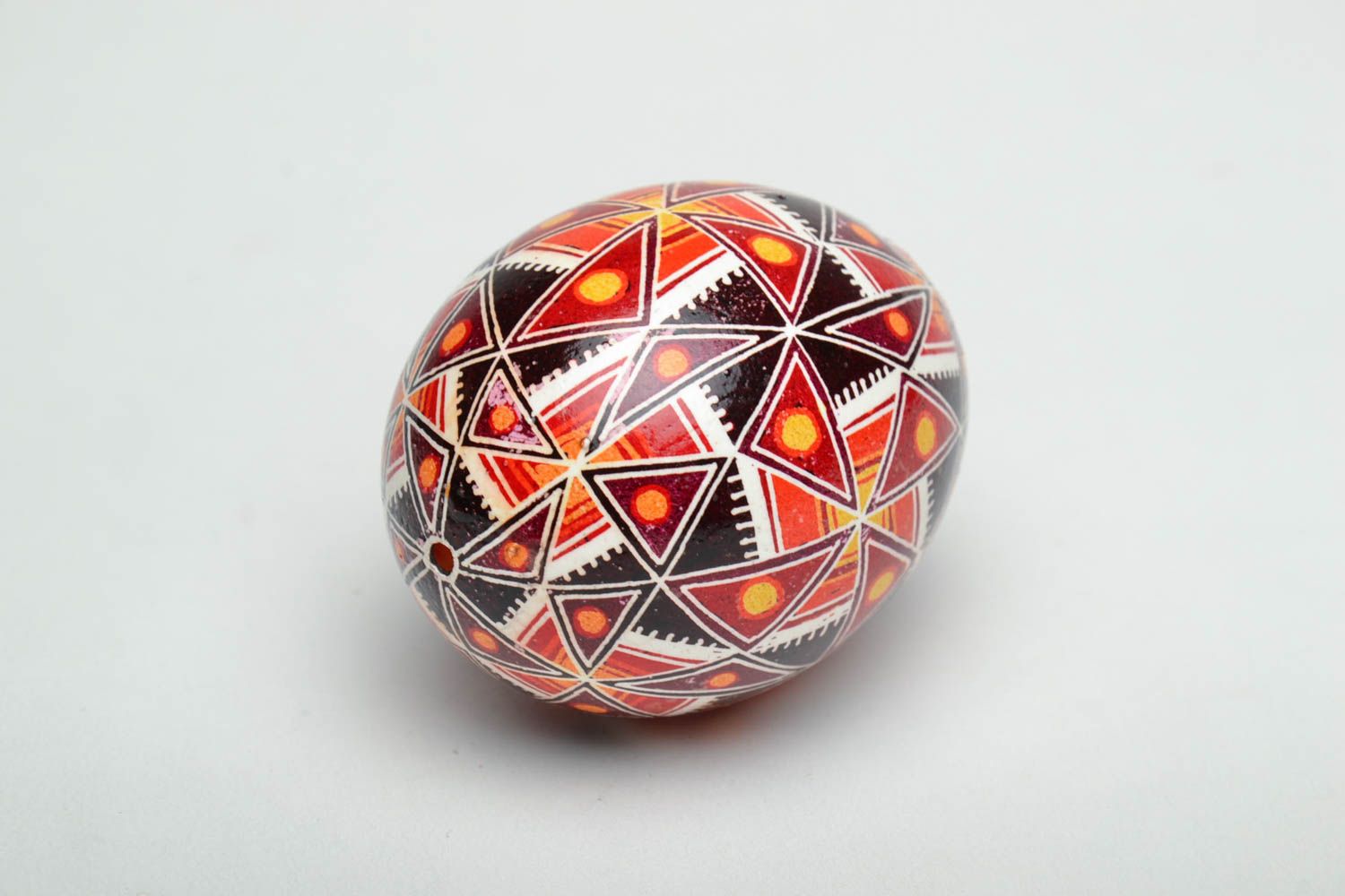 Huevo de Pascua artesanal con ornamentos foto 3
