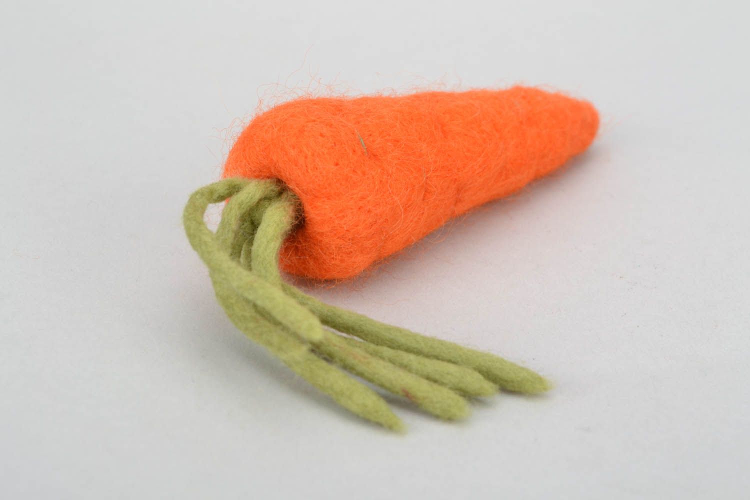 Мягкая игрушка из шерсти Морковь фото 4