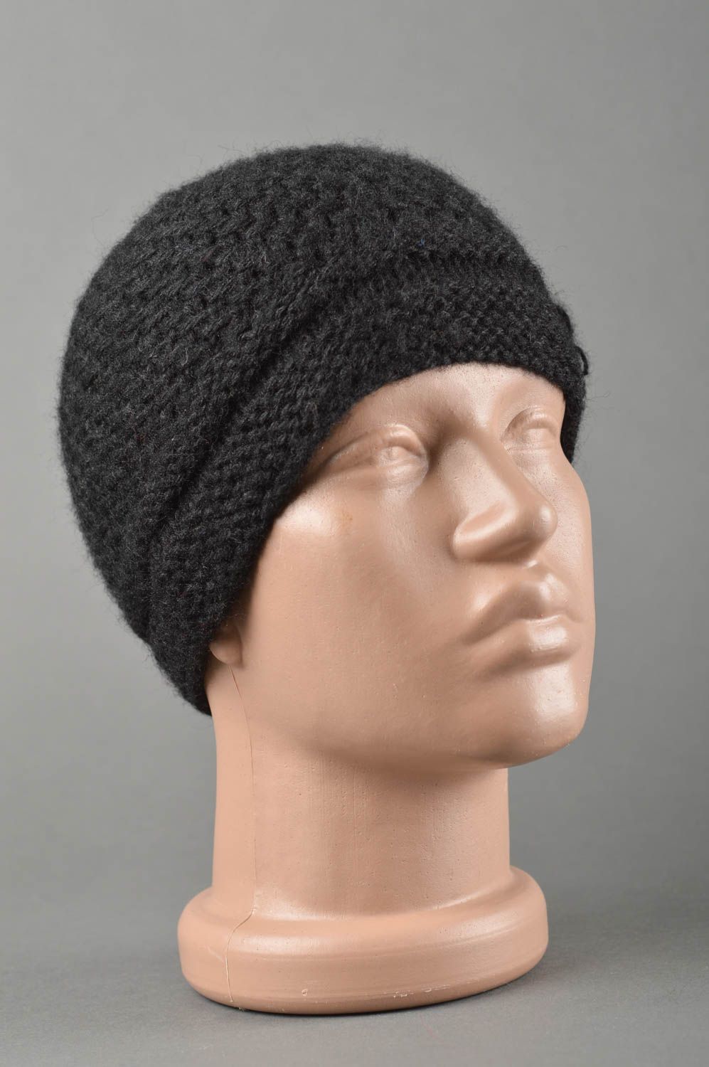 Bonnet tricot fait main Chapeau au crochet chaud noir Vêtement enfant design photo 1
