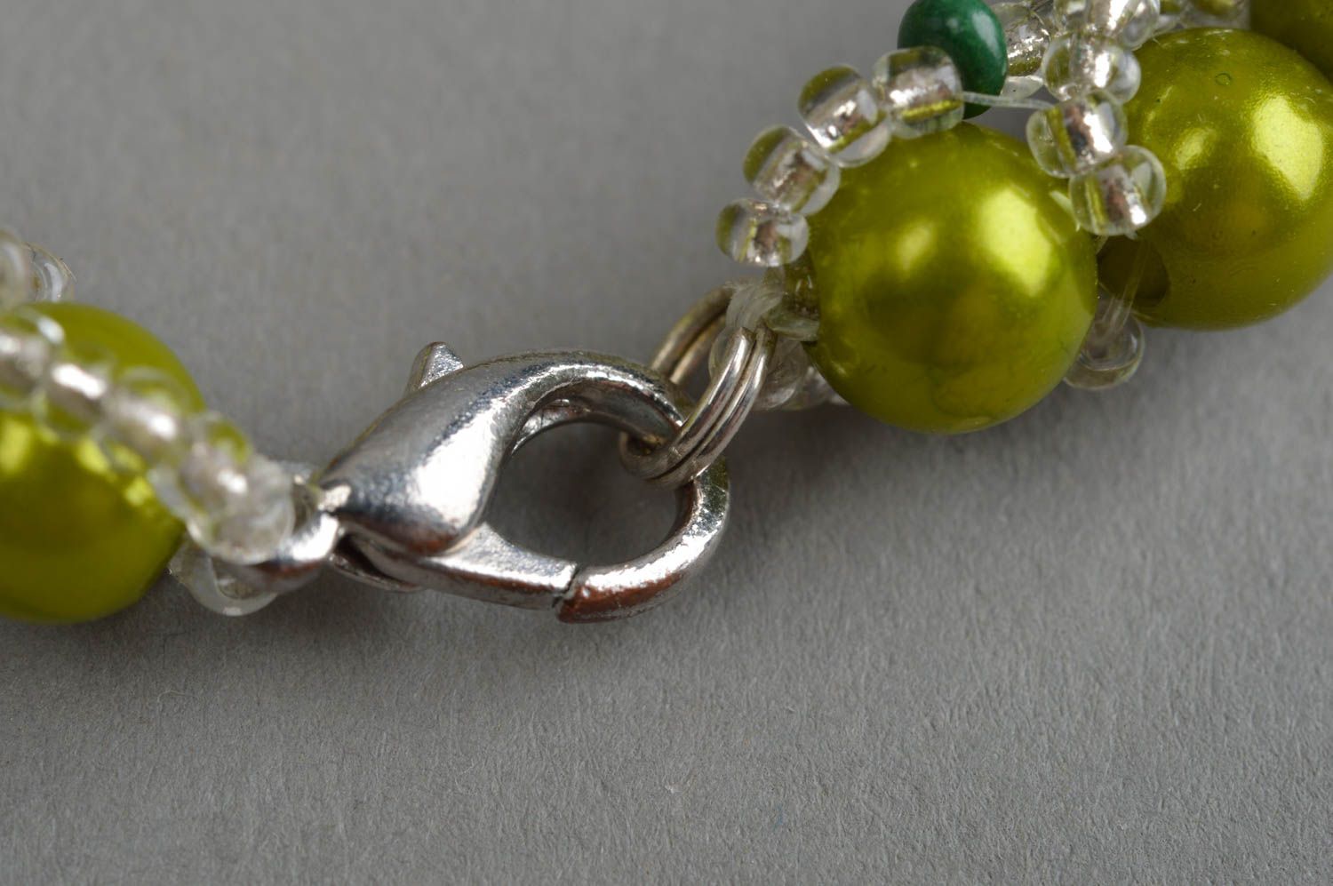 Bracelet en perles fantaisie et perles de rocaille fait main vert original photo 4