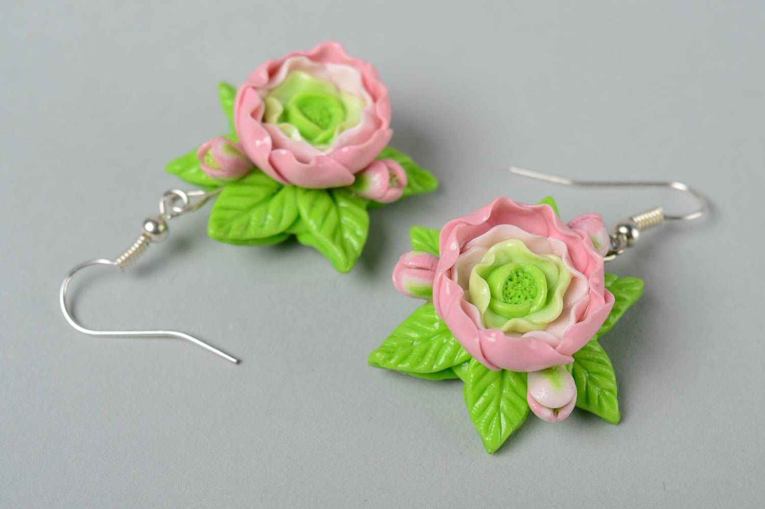 Handmade tender earrings beautiful flower earrings jewelry made of clay photo 4