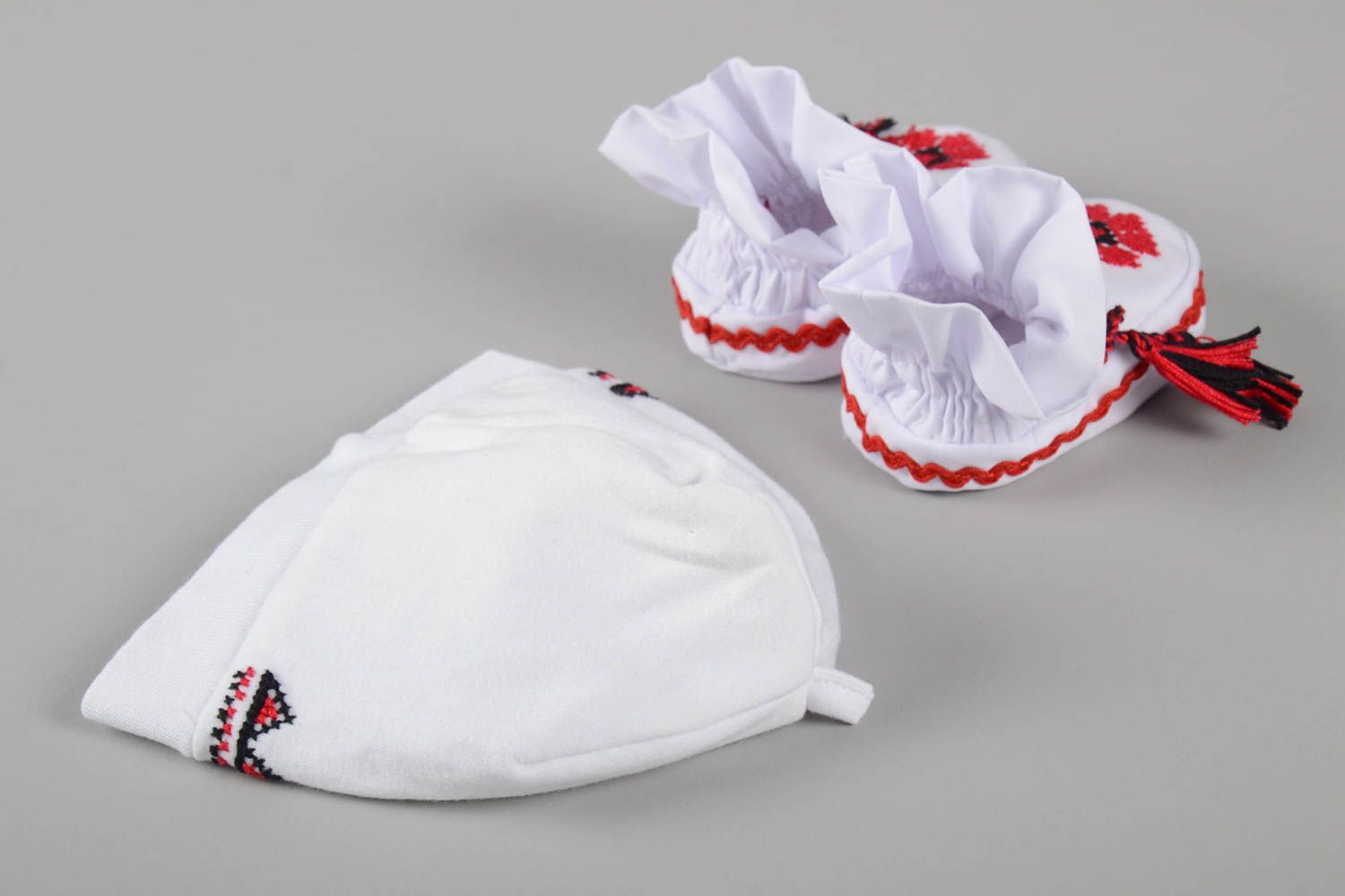 Одежда для малышей ручной работы детская шапочка из батиста детские пинетки фото 3