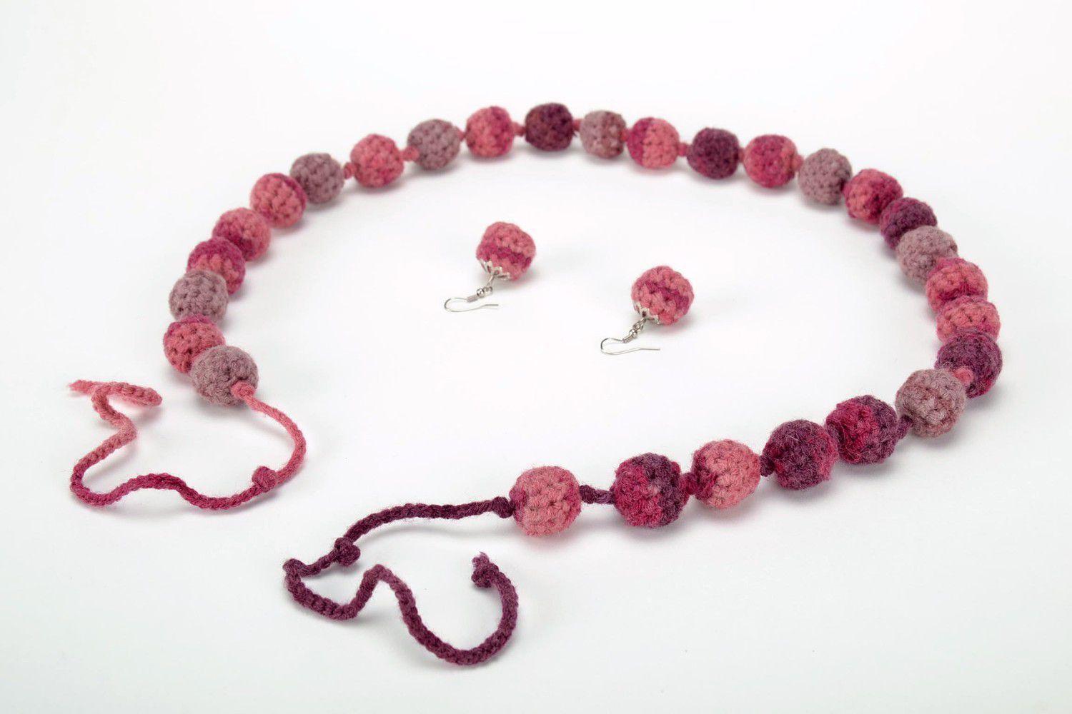Jewelry set: beads and earrings, wood, acrylic yarn photo 3