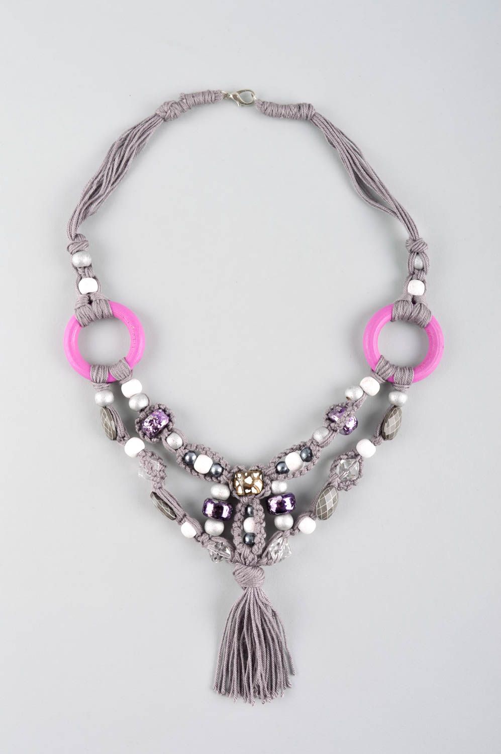 Колье ручной работы изящное вязаное ожерелье очаровательное текстильное колье фото 2