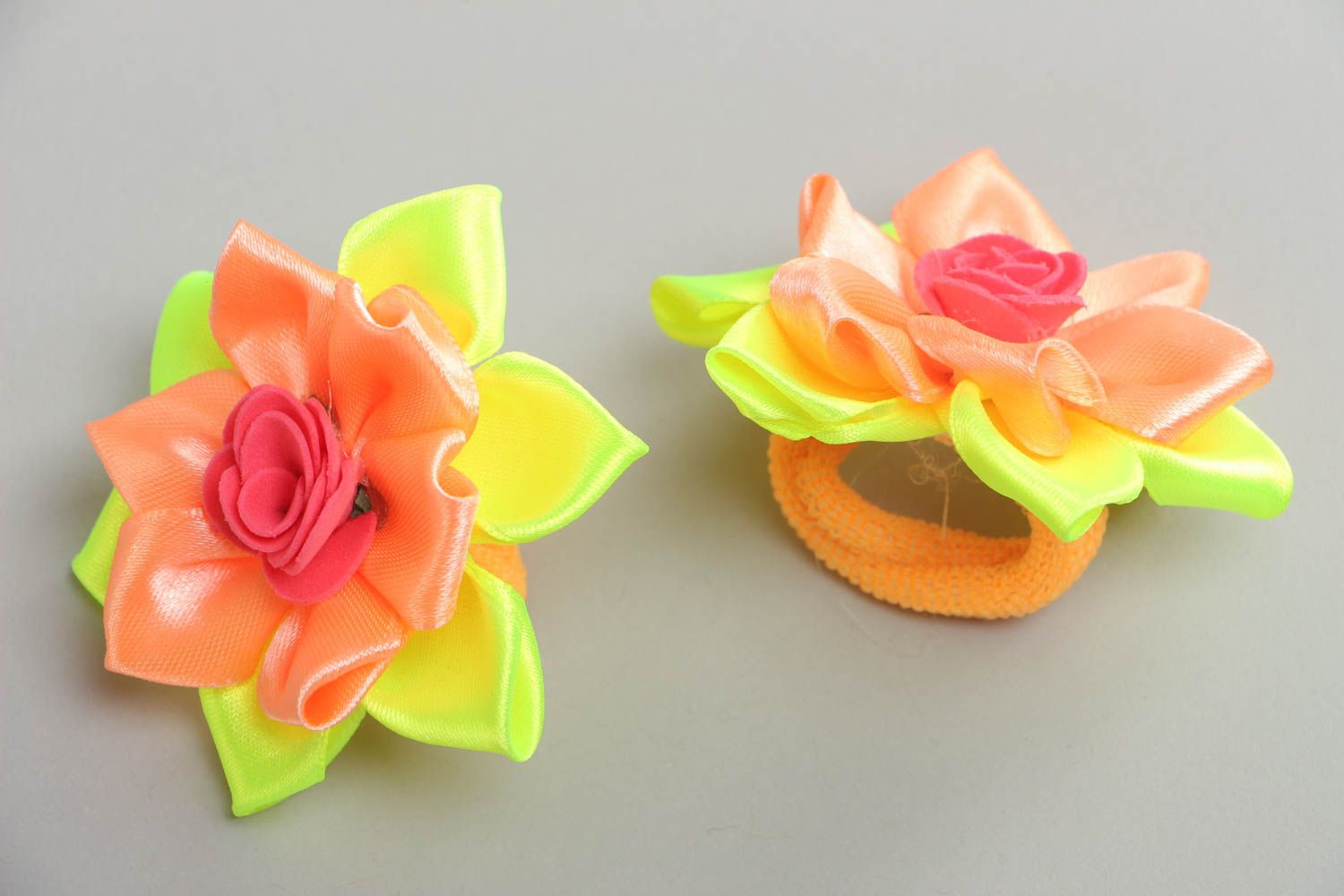 Handmade set of scrunchies satin ribbon hair accessories yellow-orange flowers 2 pieces photo 3