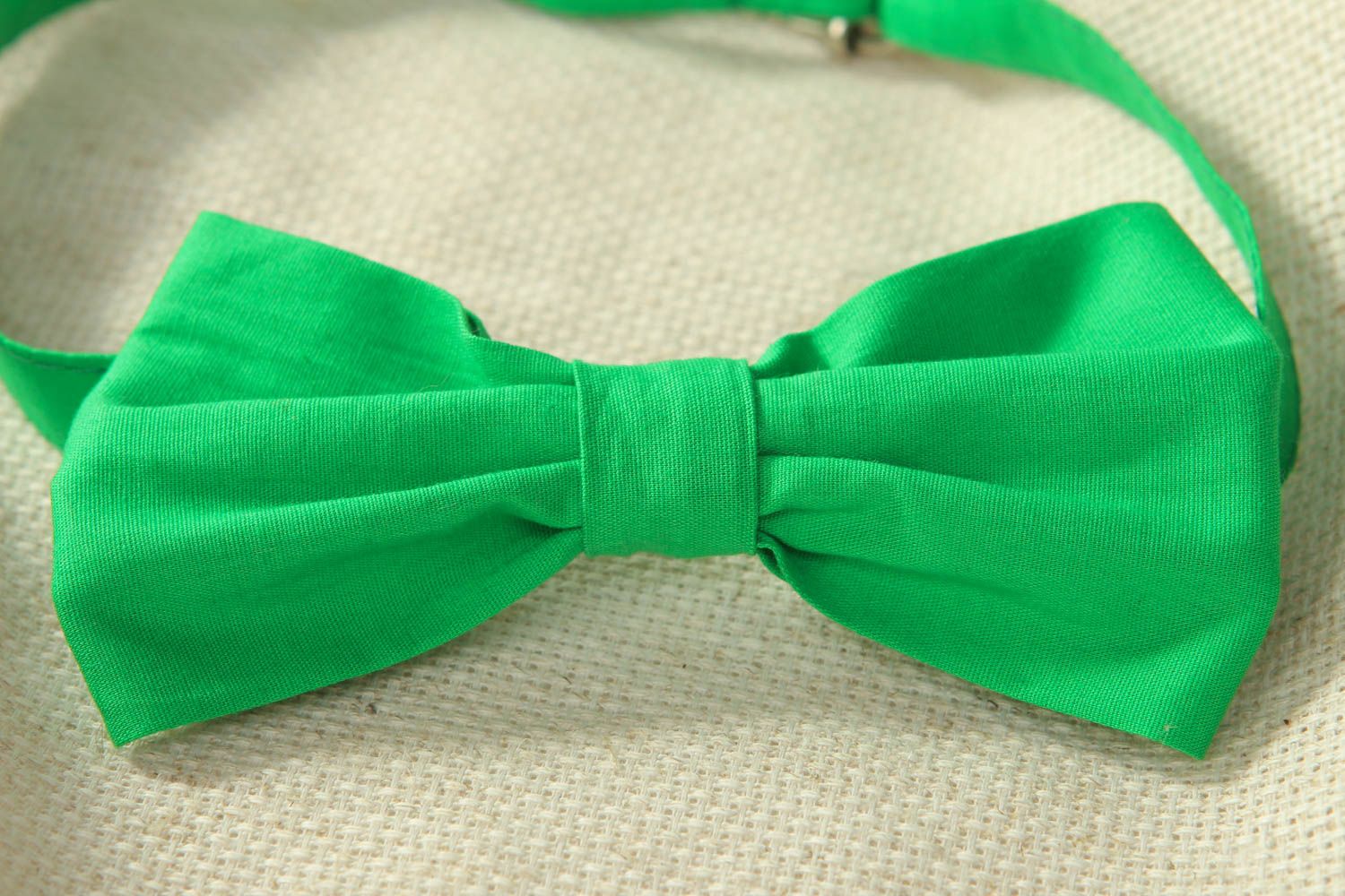 Green cotton fabric bow tie photo 2