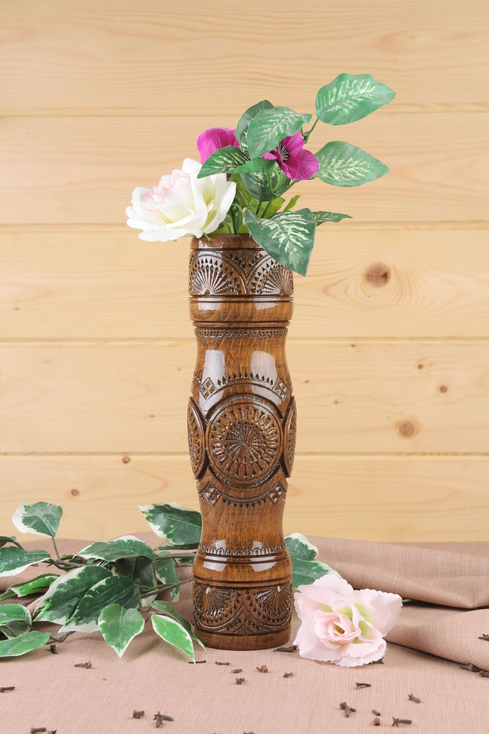 13 inches tall 3,15 inches wide wooden handmade vase 1,66 lb photo 1