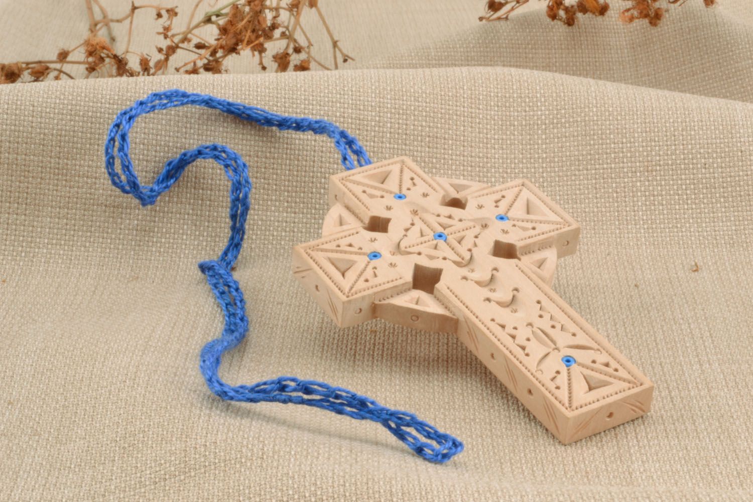 Wooden cross necklace photo 1