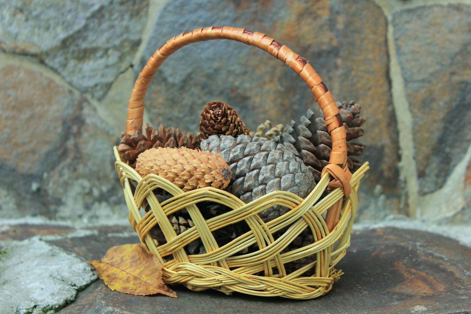 Decorative basket with handle  photo 1