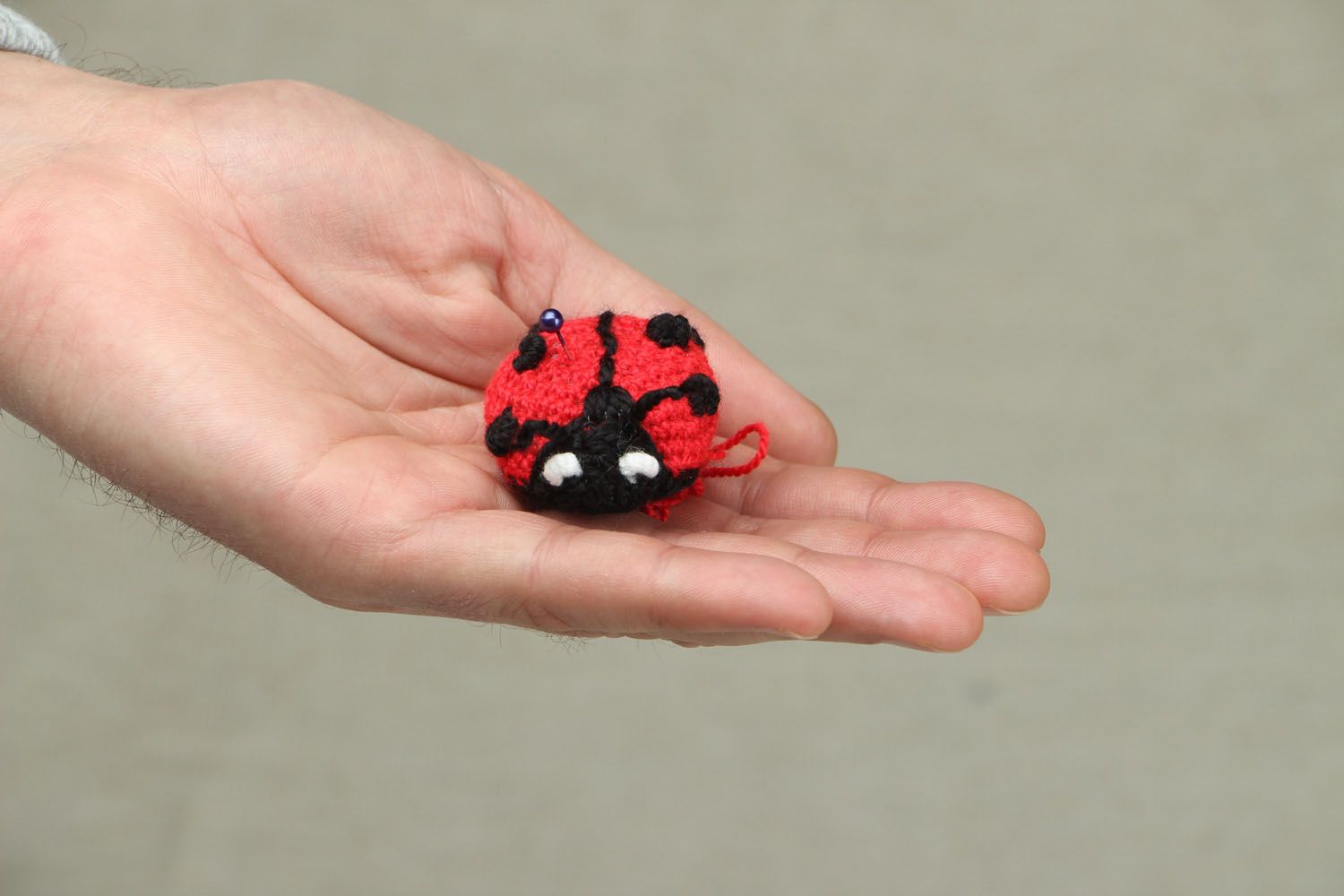 Crochet toy needle bed in the shape of ladybug photo 3