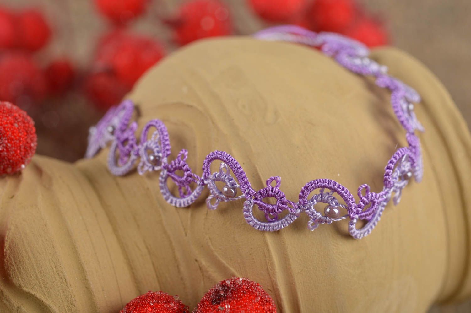 Bracelet textile Bijou fait main technique frivolité lilas Accessoire femme photo 1