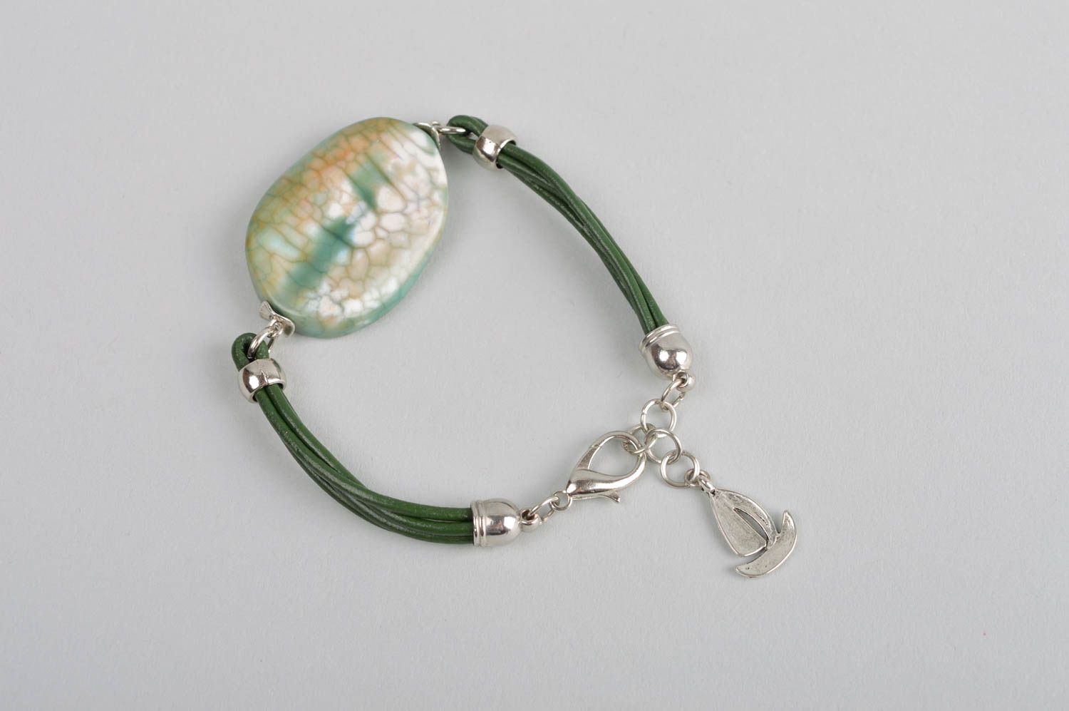 Bracelet en agate et cuir Bijou fait main vert design Cadeau pour femme photo 3