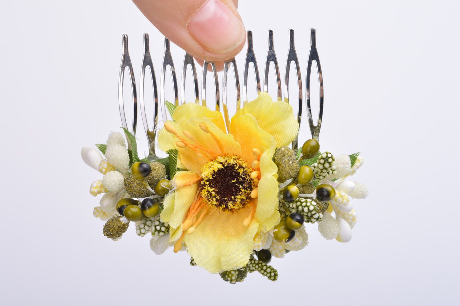 Handmade decorative metal hair comb with white and yellow fabric flowers photo 3