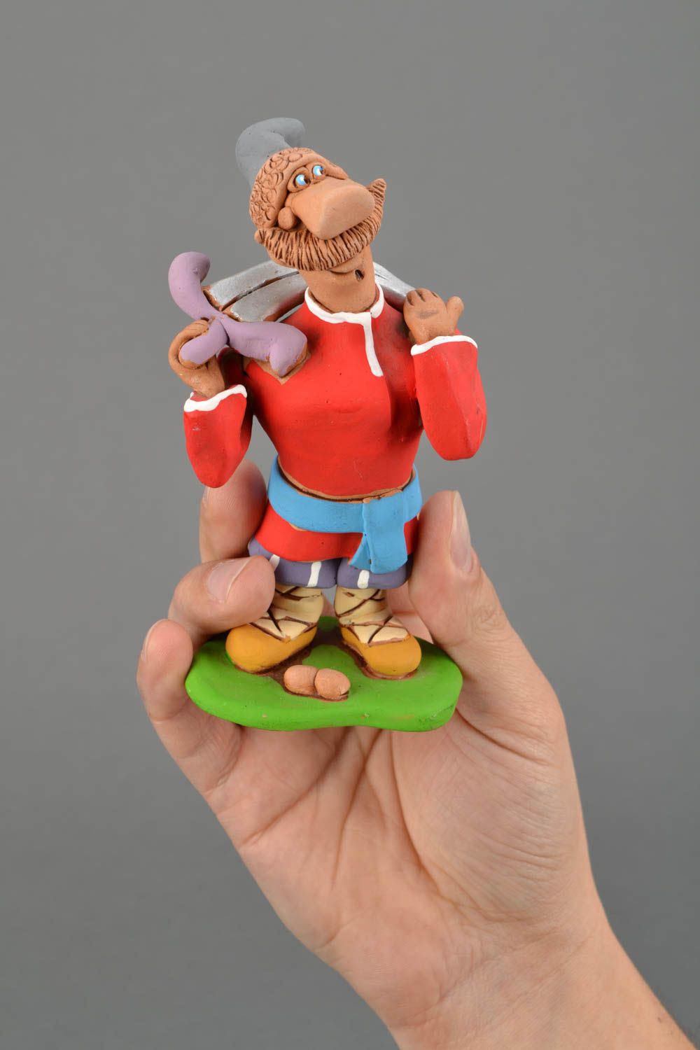 Handmade Figurine aus Ton Kosak mit Säbel  foto 2