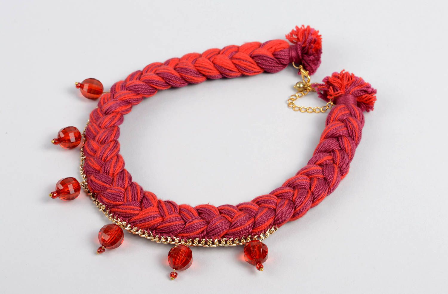Stoff Halskette handgemachter Schmuck Modeschmuck Collier in Rot und Bordeauxrot foto 1