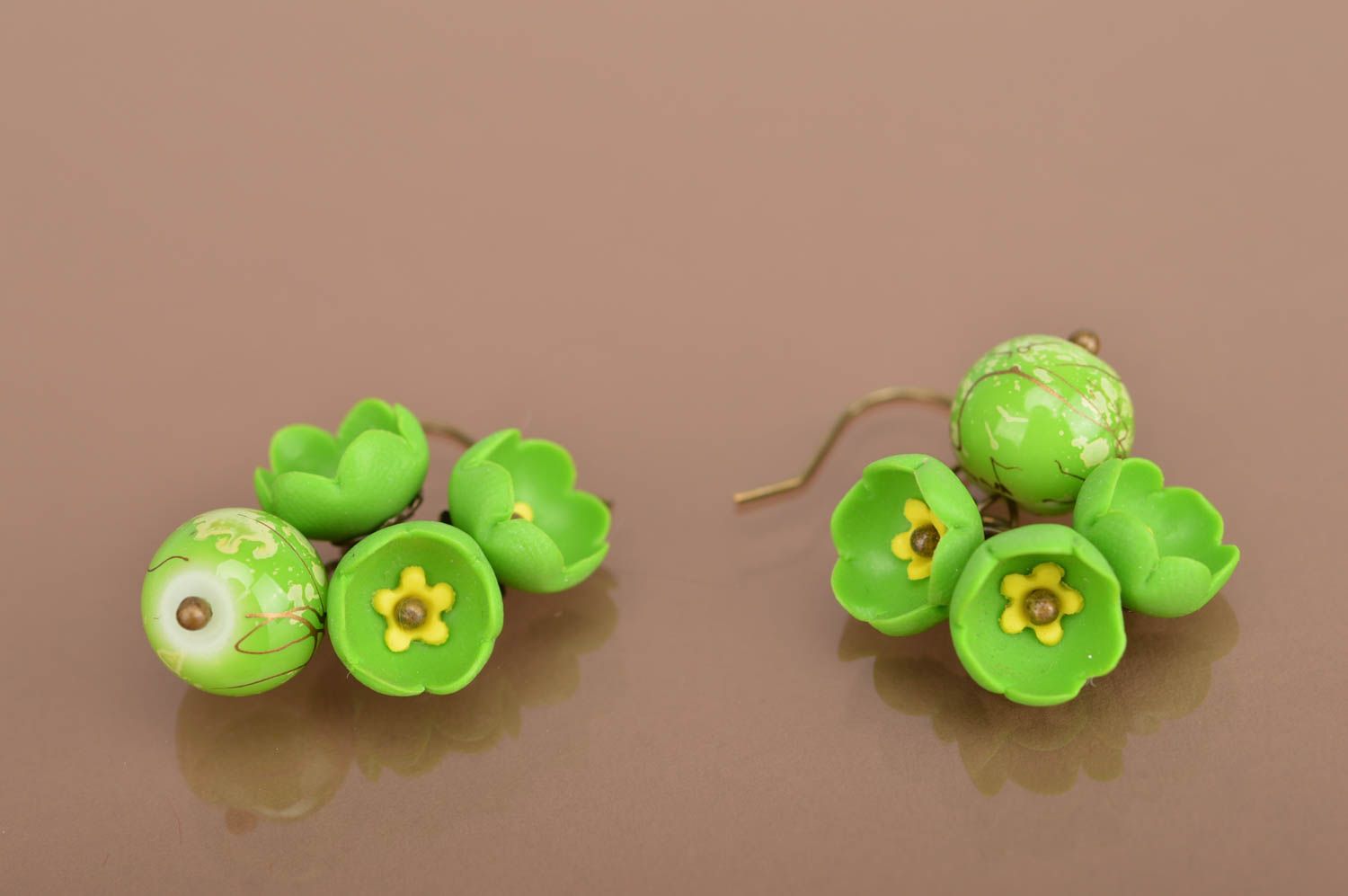 Handgemachte Ohrringe für Damen Ohrschmuck Frauen Damen Ohrstecker modisch grün foto 3