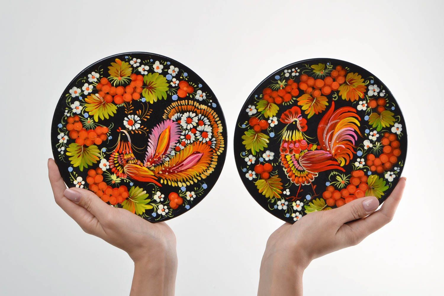Декоративные тарелки из дерева с росписью комплект из 2 штук ручная работа фото 2