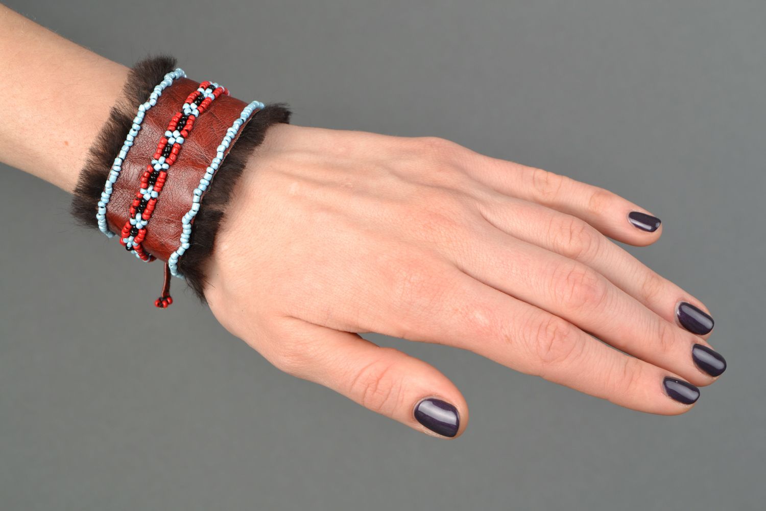 Bracciale di cuoio fatto a mano accessorio originale braccialetto di moda
 foto 2