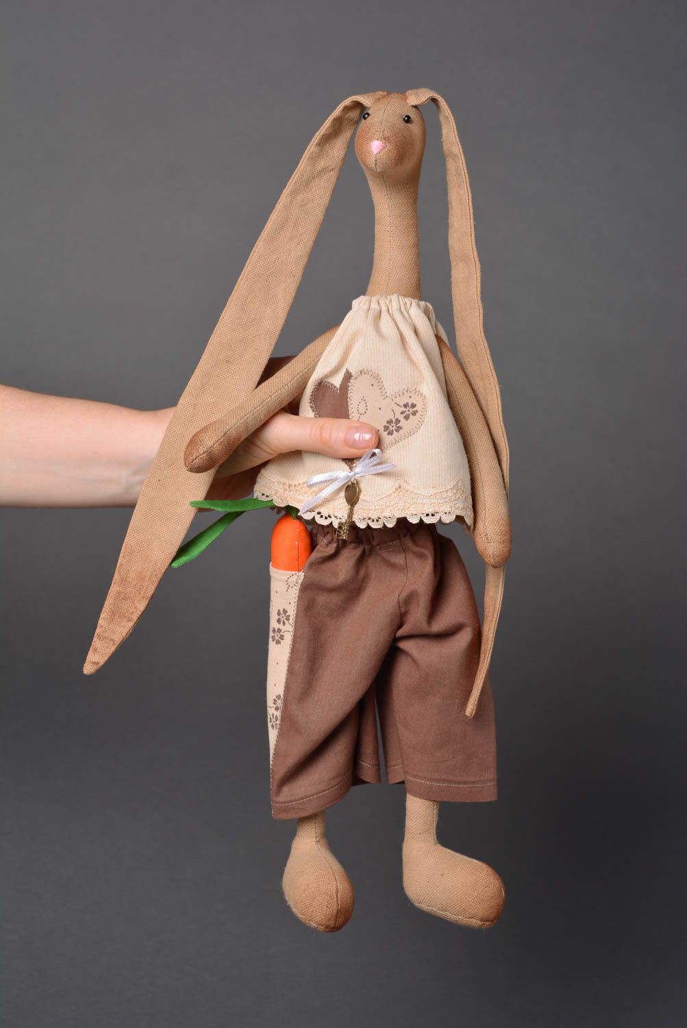 Jouet fait main Peluche en tissu lapin design Cadeau original pour enfant photo 3