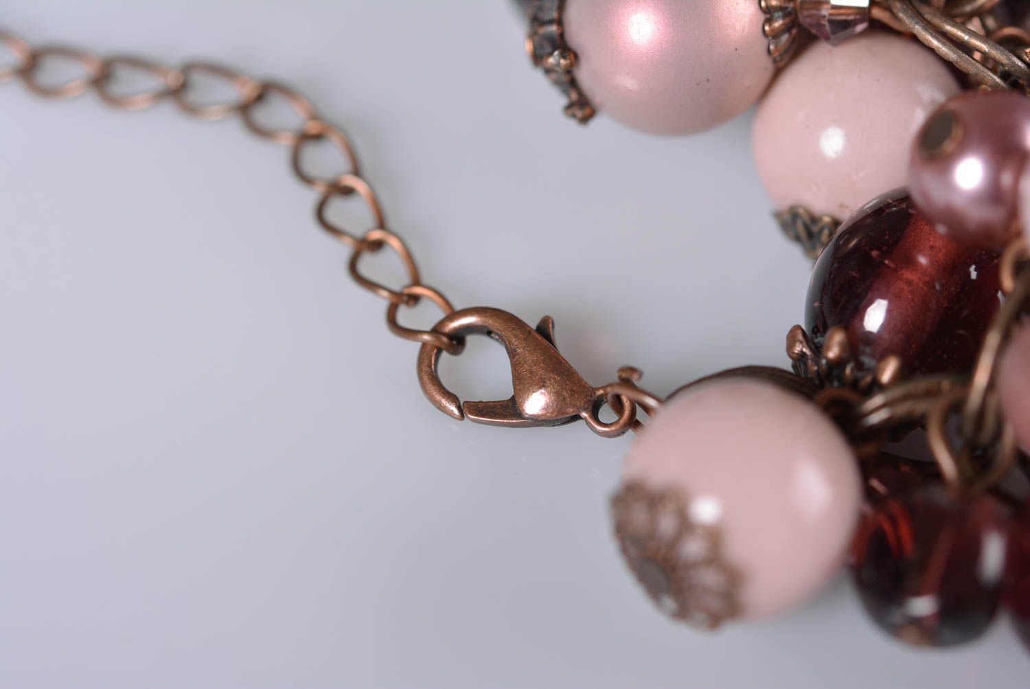 Bracelet tendance Bijou fait main en perles fantaisie mauves Cadeau femme photo 5