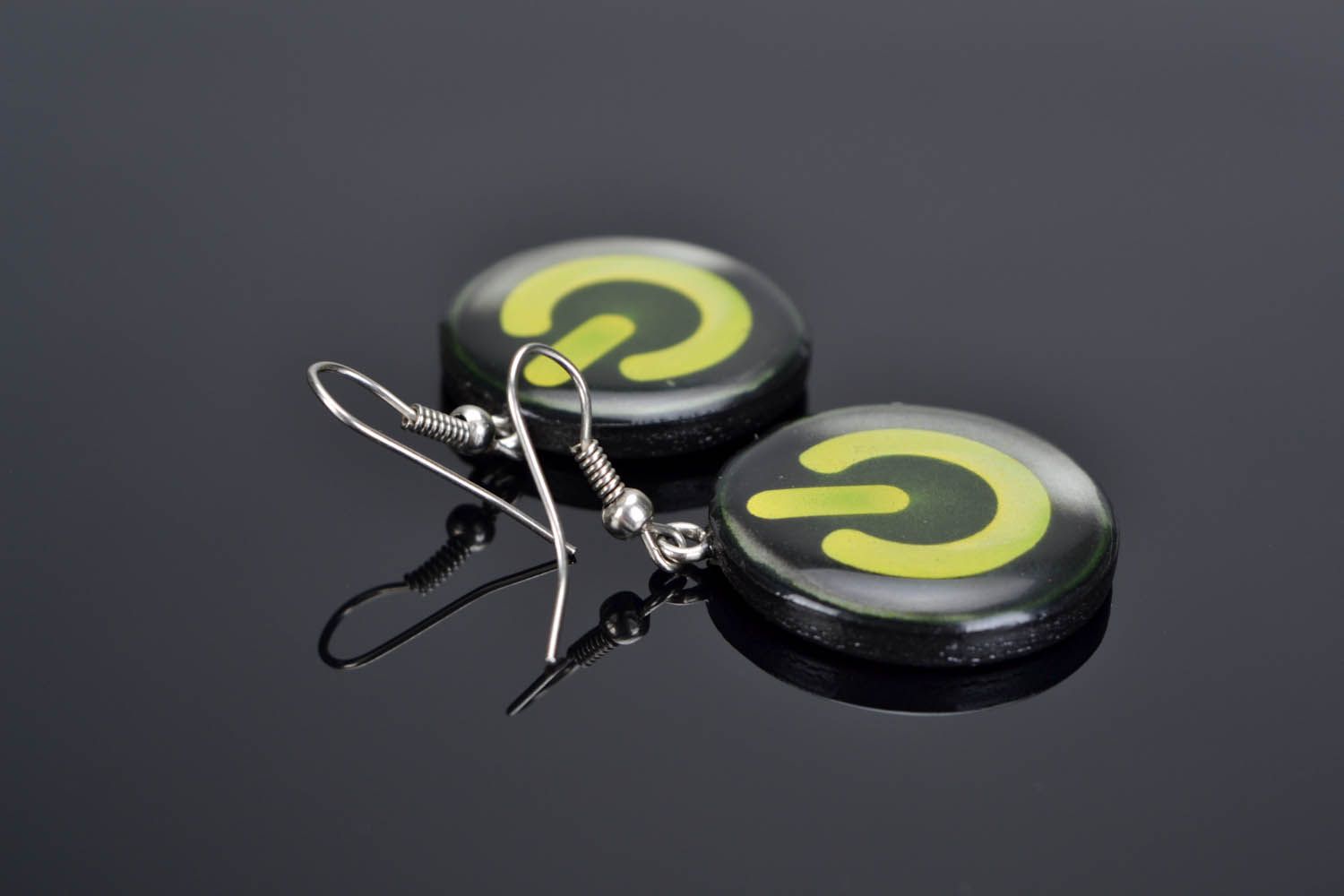 Earrings with the turn off icon photo 1