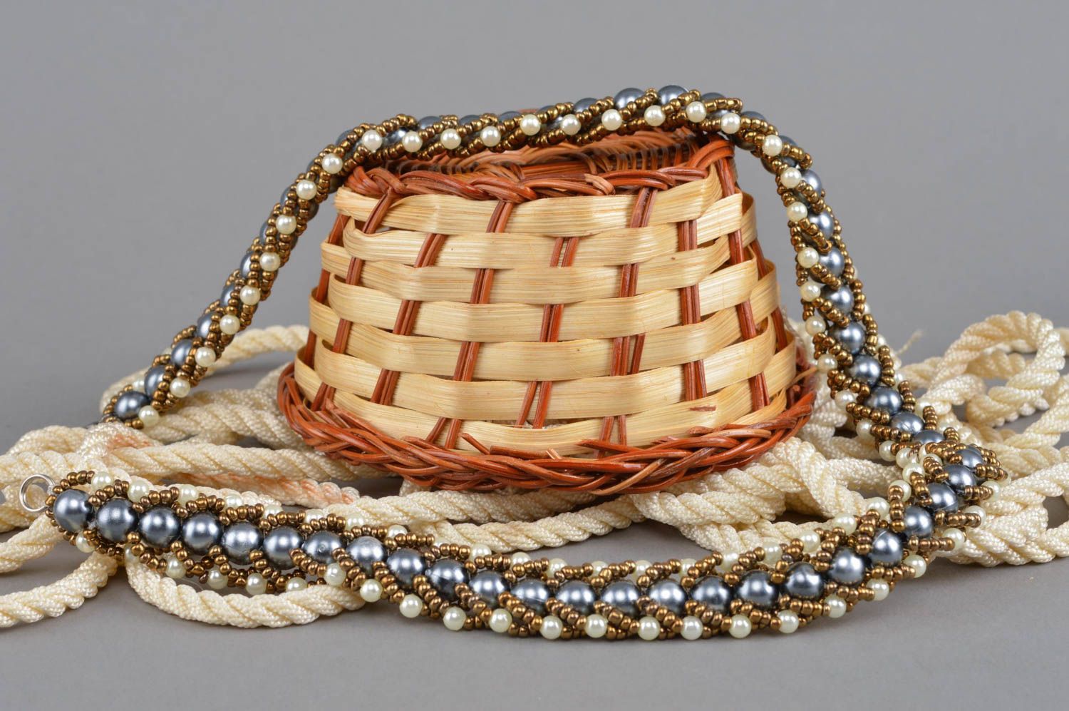 Künstlerisches Collier aus Glasperlen und Perlen vergoldet stilvoll handmade foto 1