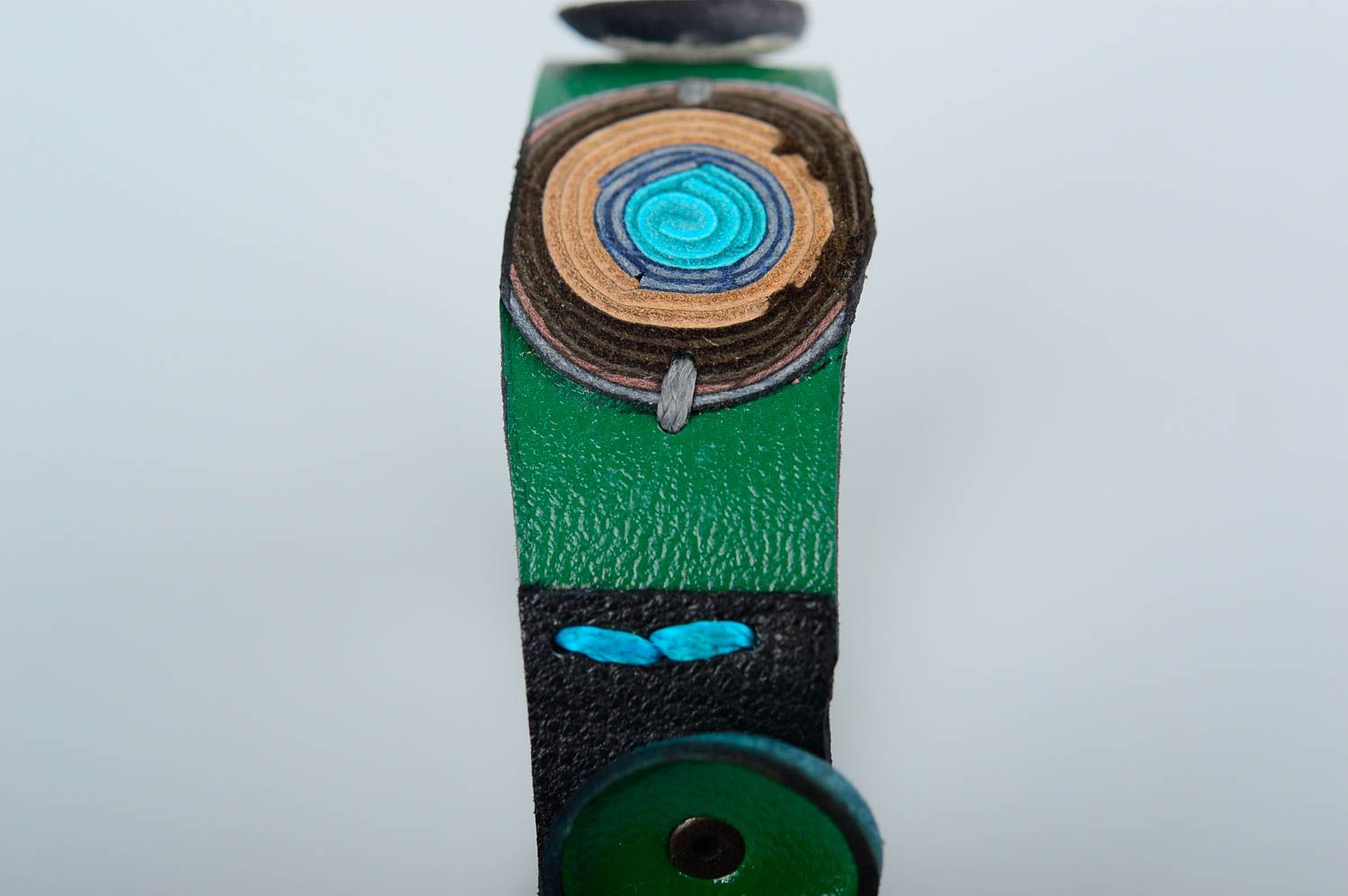 Браслет из кожи украшение ручной работы кожаный браслет зеленый стильный фото 4