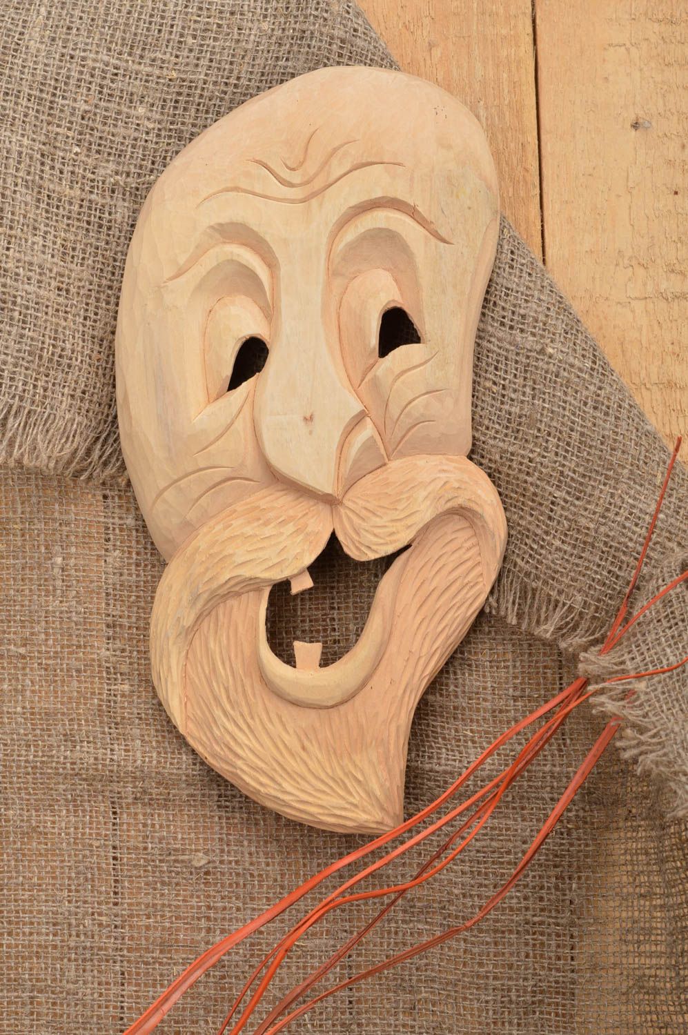 Masque mural décoratif à accrocher en bois brut de saule Barbu amusant photo 1