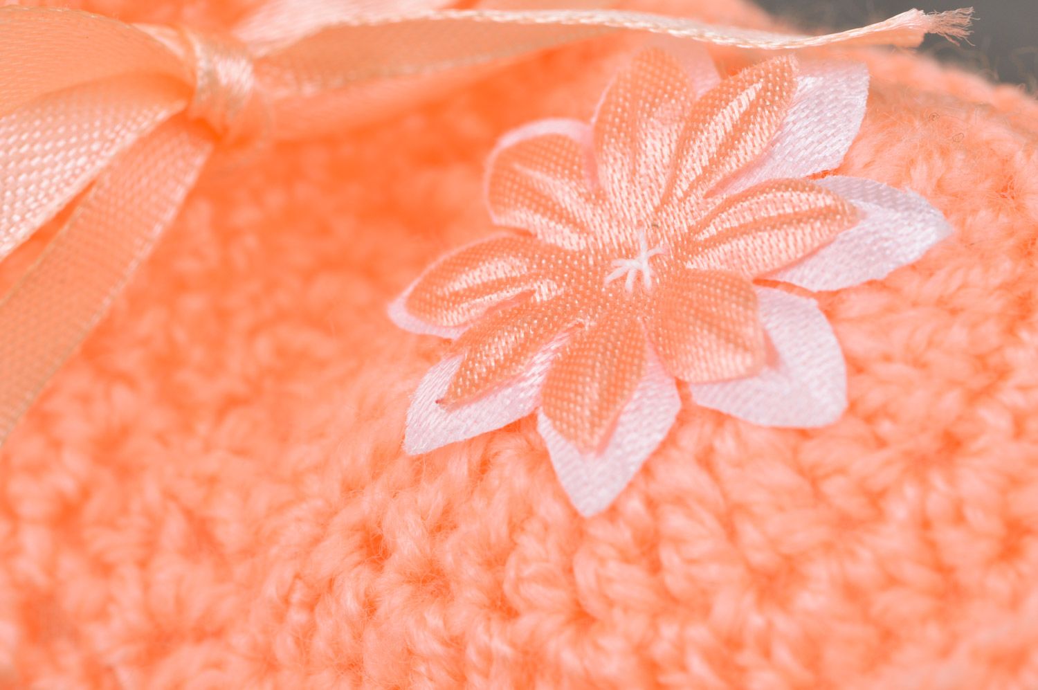 Chaussons de bébé orange en acrylique tricotés au crochet faits main pour fille photo 4