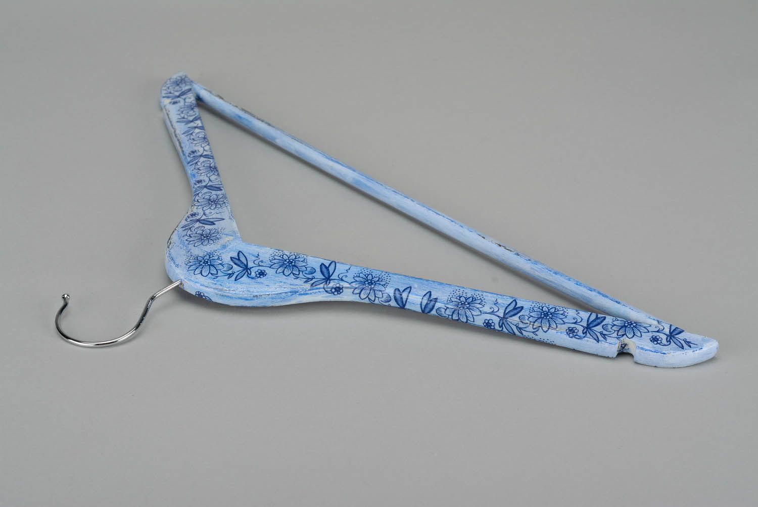 Cintre design avec serviettage Ornement floristique bleu photo 2