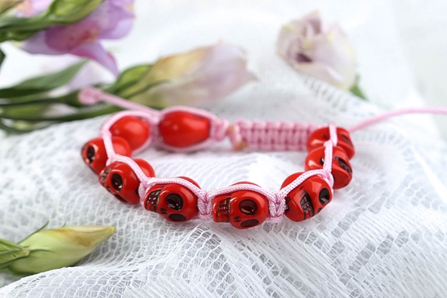Bracelet mode Bijou fait main lacet rose perles rouges Accessoire femme photo 1
