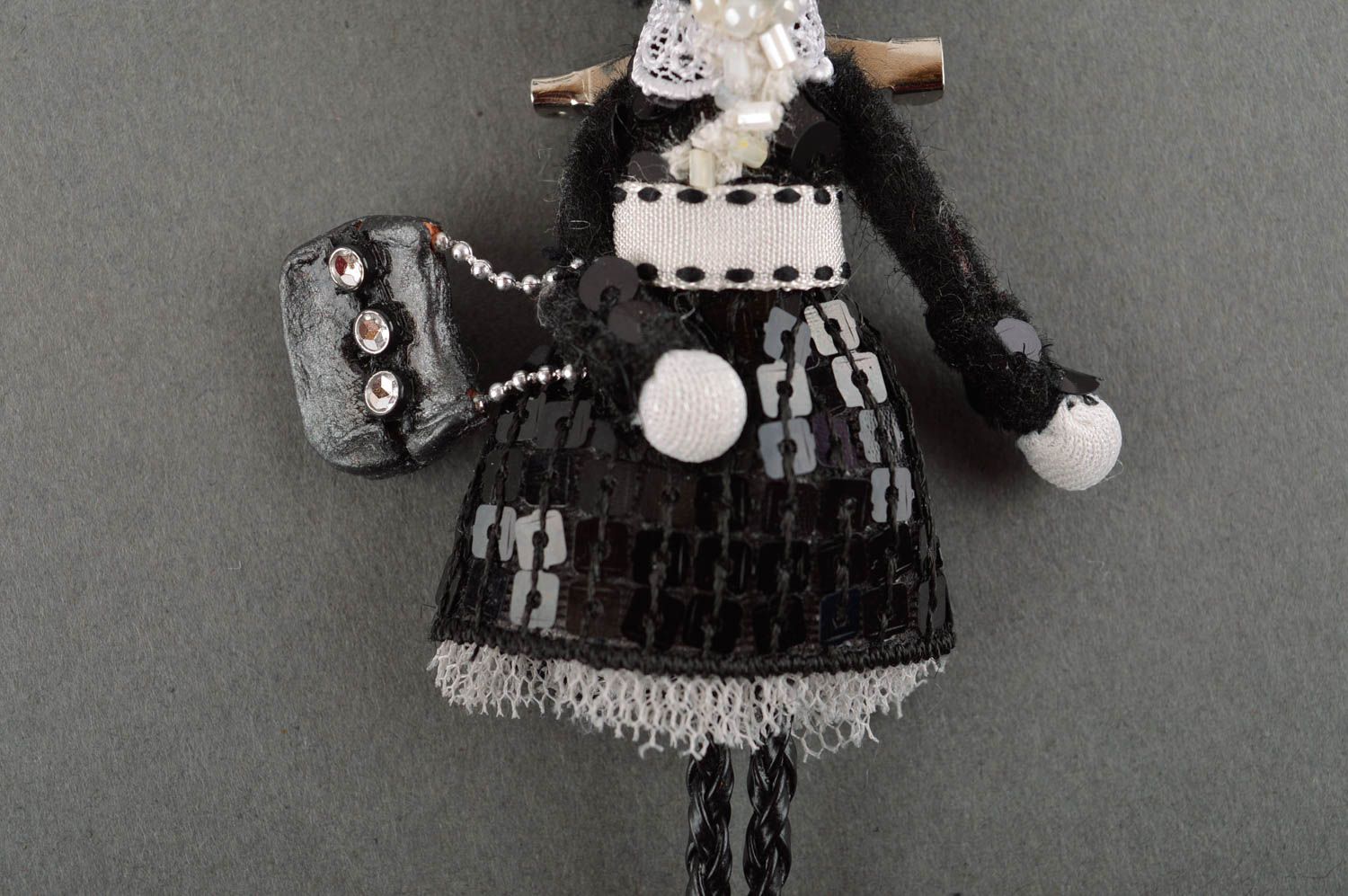 Брошь ручной работы авторское украшение текстильная брошь кукла красивая фото 4