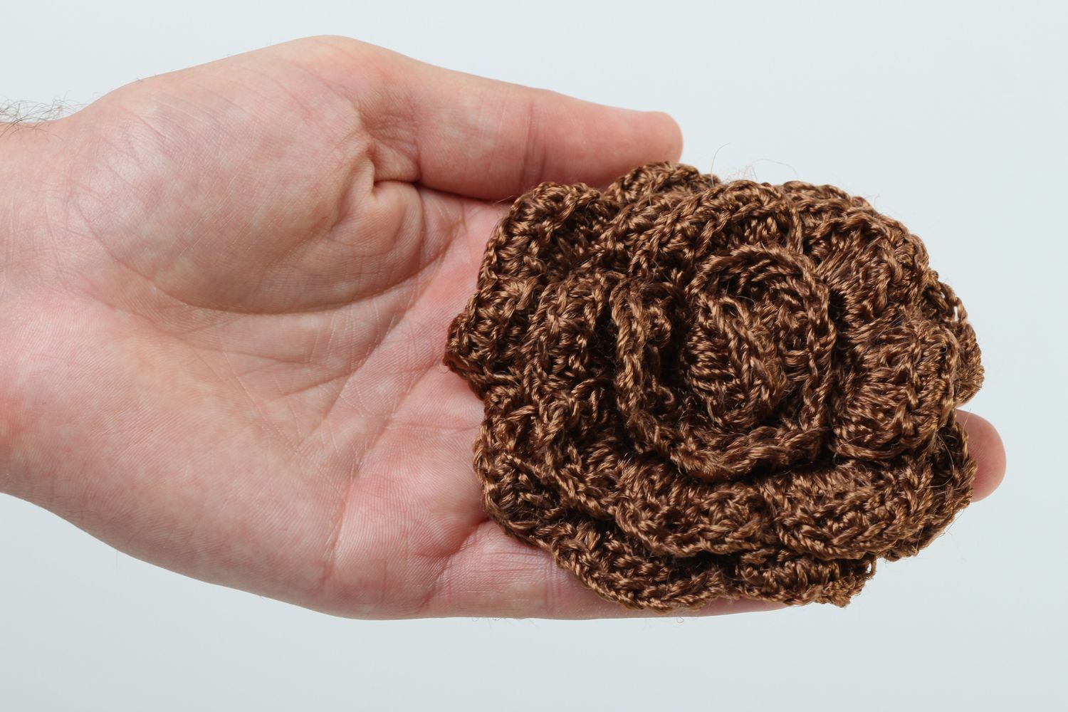 Accesorio para hacer bisutería artesanal flor tejida al crochet regalo original foto 5
