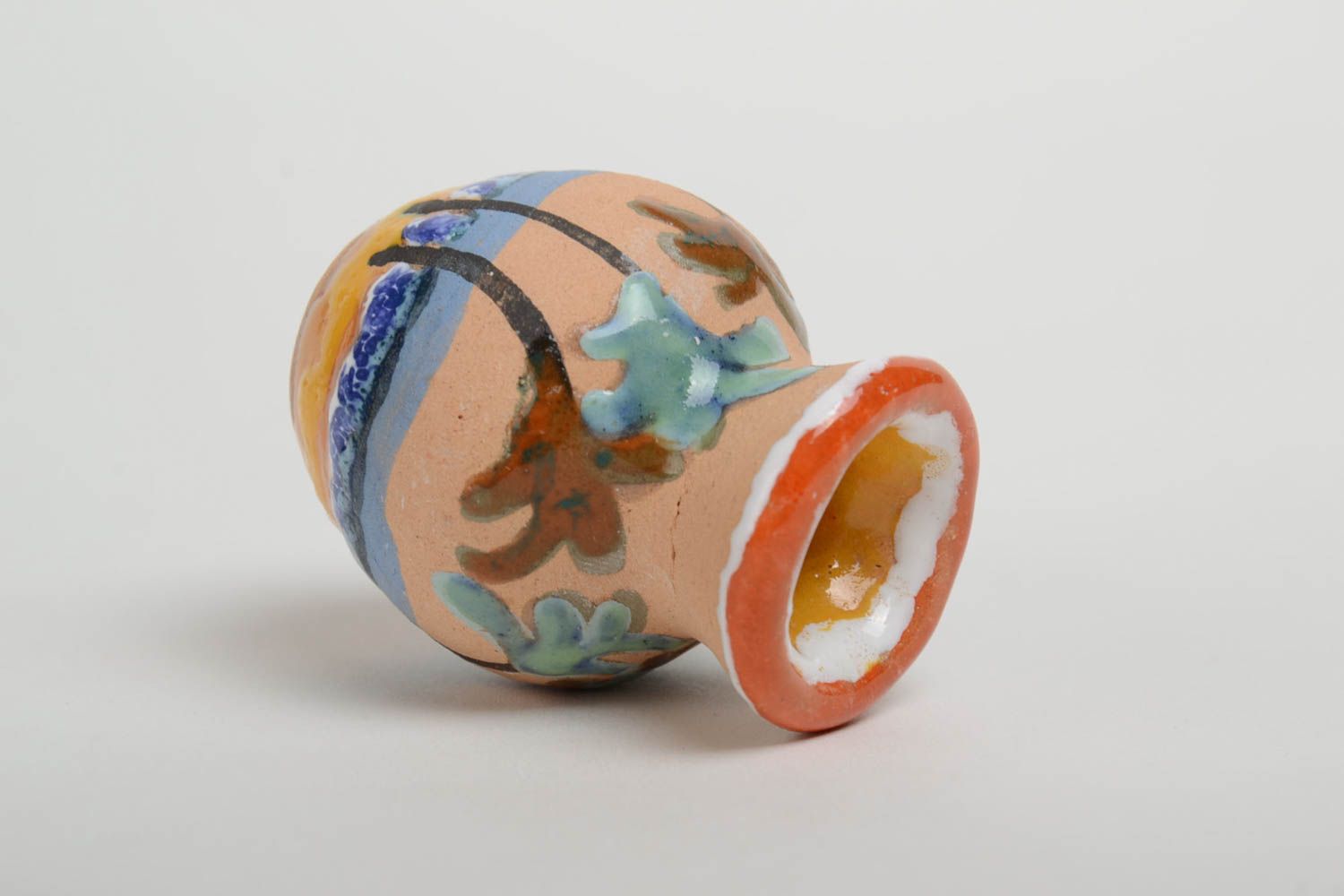 Яркий декоративный глиняный кувшин ручной работы миниатюрный красивый фото 3