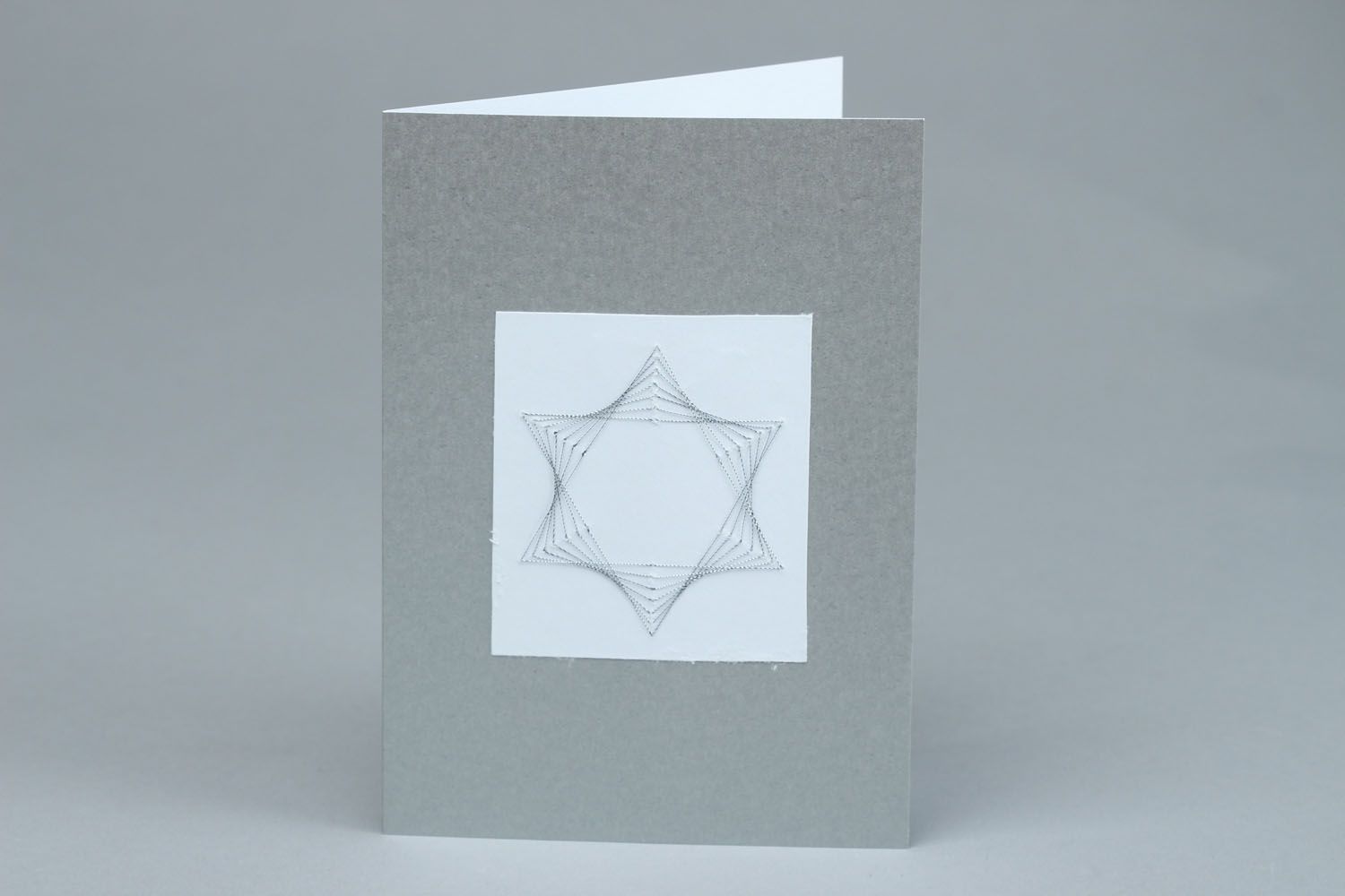 Carte de voeux string art grise avec enveloppe  photo 1
