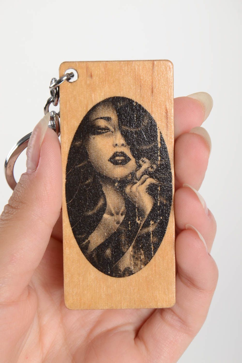Сувенир из дерева ручной работы брелок для ключей брелок для телефона красивый фото 2