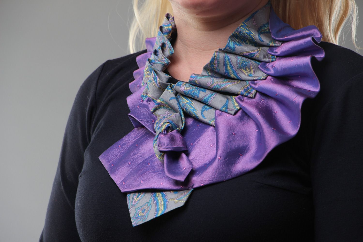 Collar original hecho a mano de corbatas masculinas de seda y raso cuello decorativo violeta foto 5