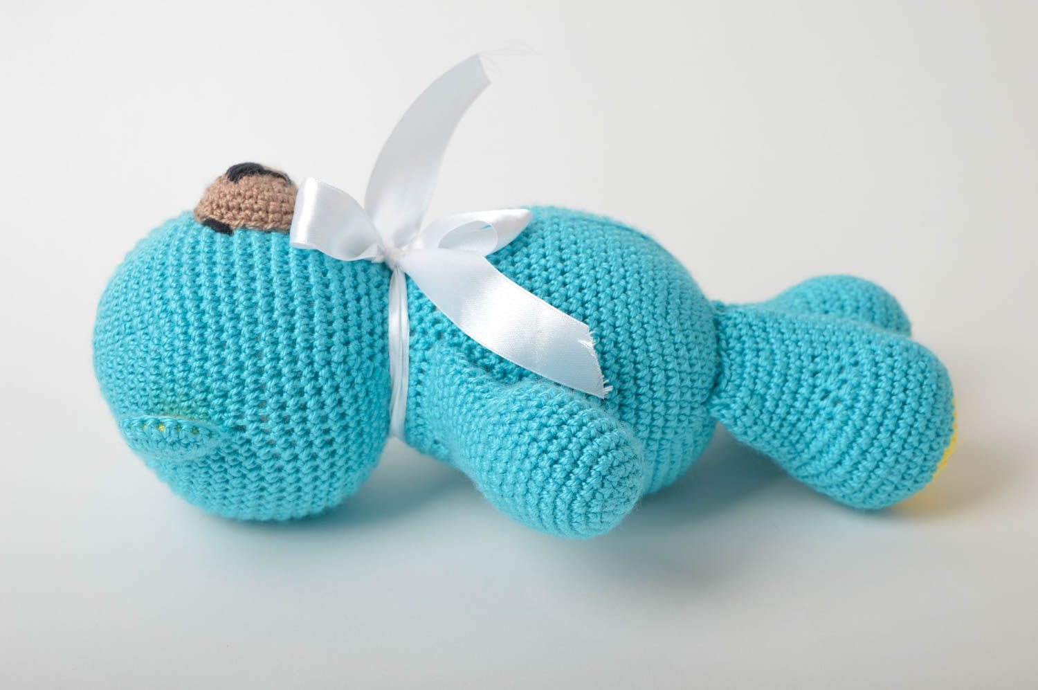 Jouet ours bleu avec noeud Peluche faite main tricotée Cadeau pour enfant photo 3