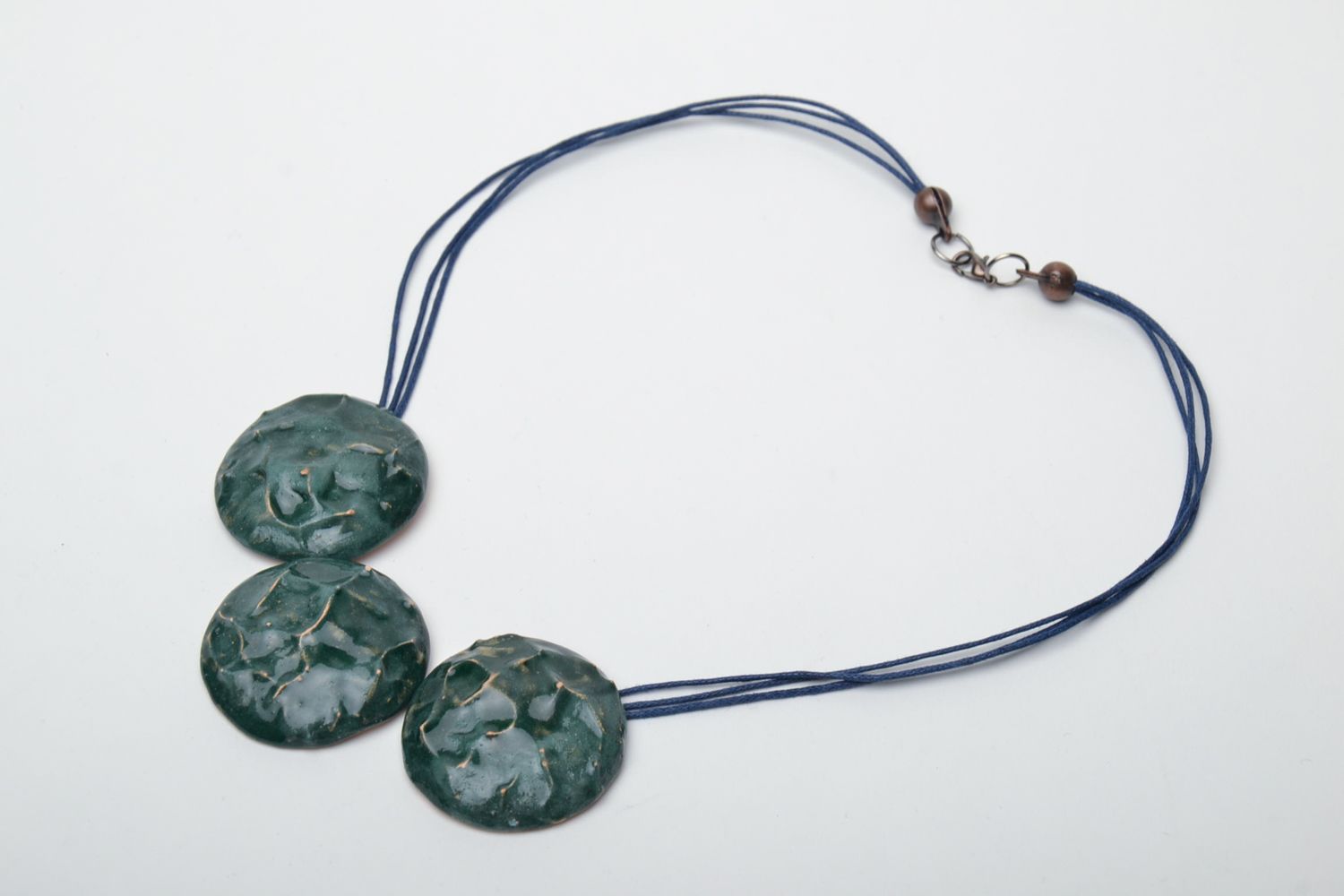 Ethnic necklace with flat clay beads photo 2