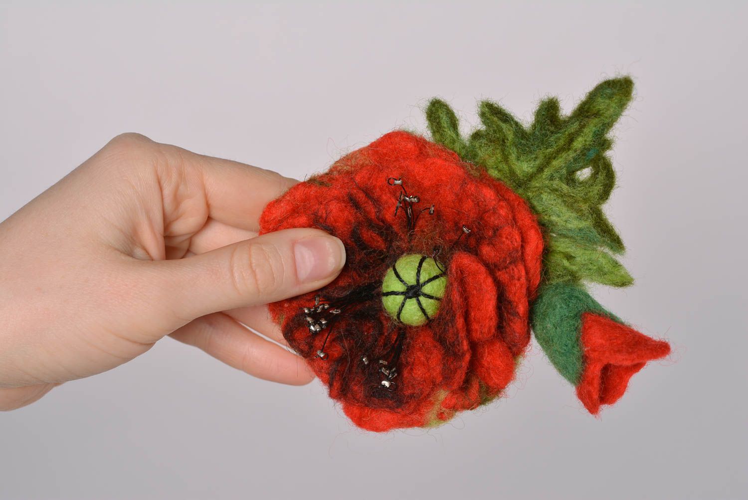 Broche coquelicot faite main Accessoire femme en laine feutrée Cadeau pour femme photo 3