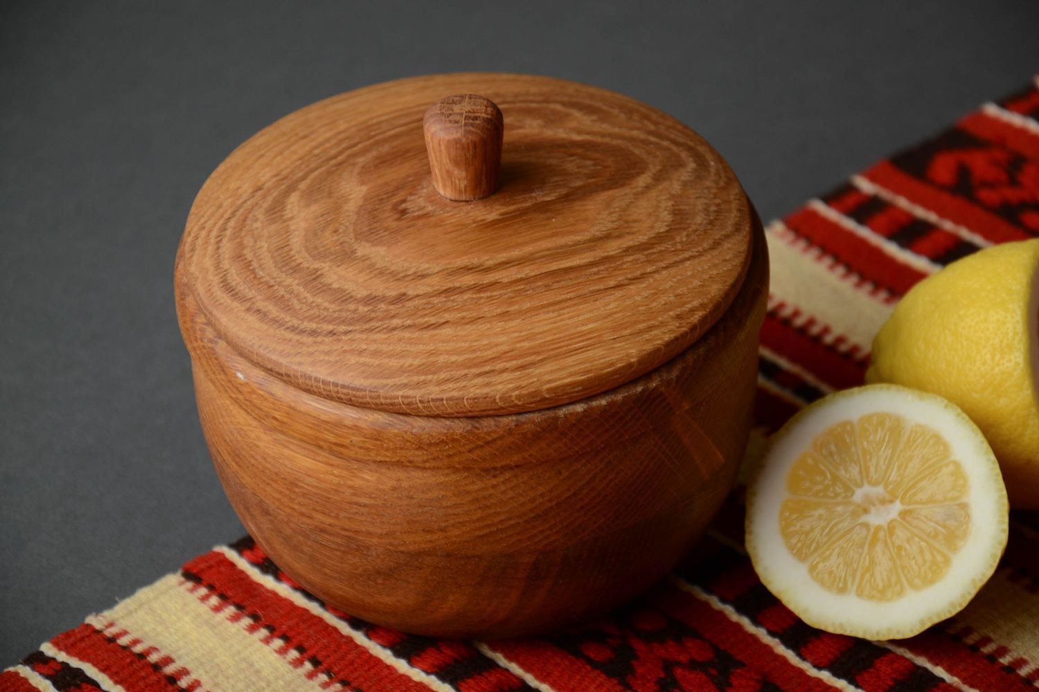Wooden honey pot with lid photo 1