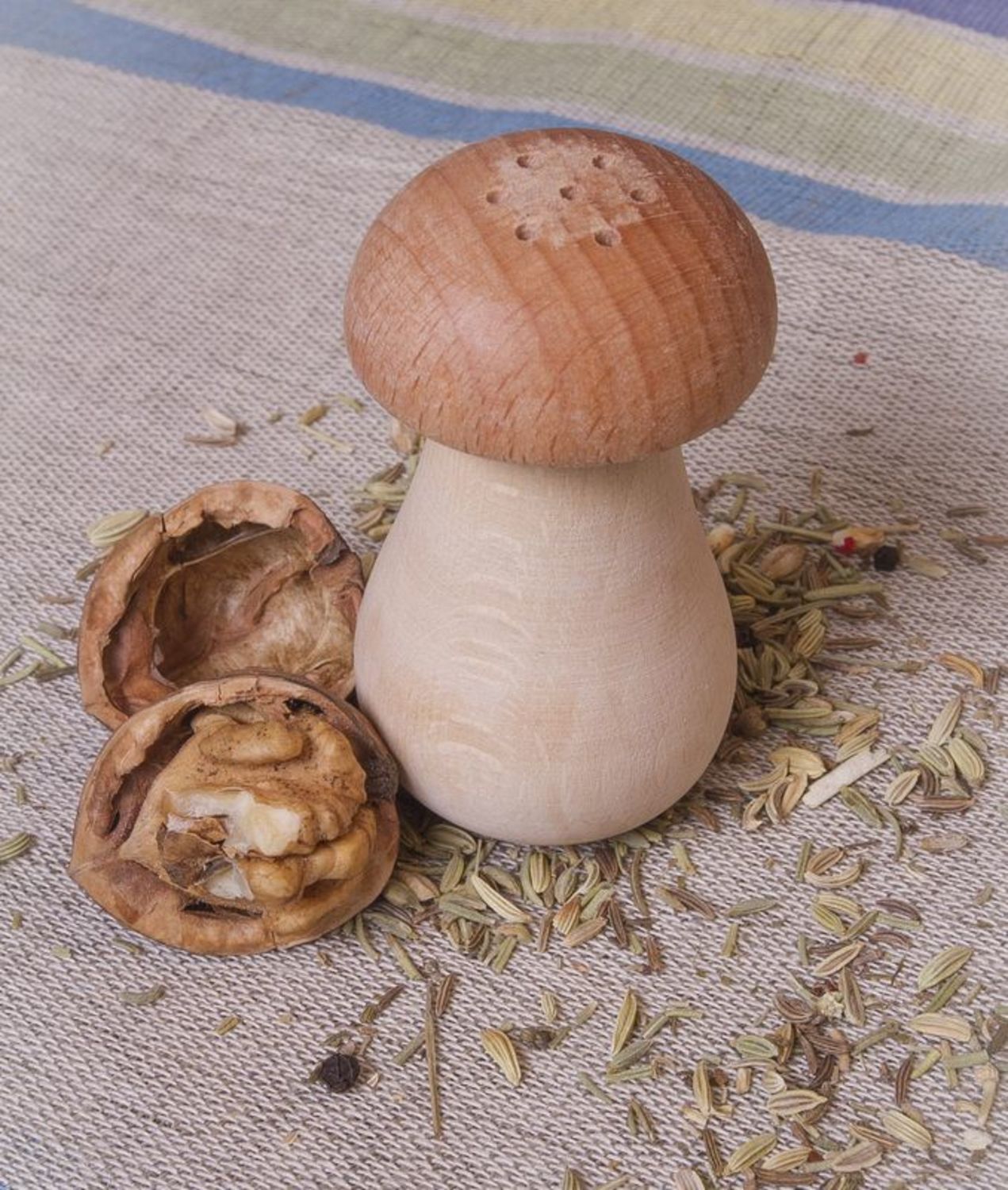 Mushroom-shaped wooden salt shaker photo 1
