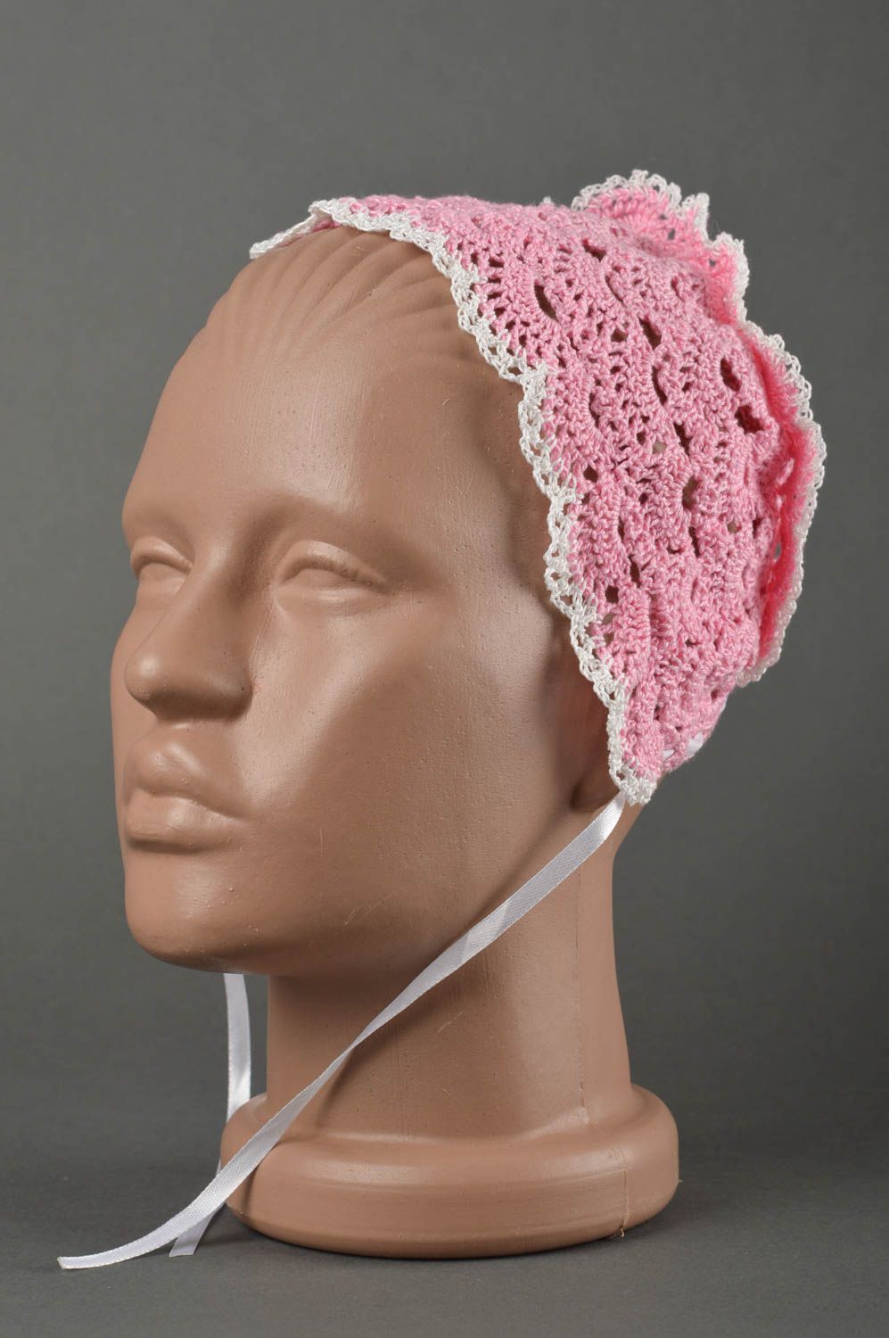 Gorro artesanal de hilos de color rosa original para niñas ropa infantil foto 1