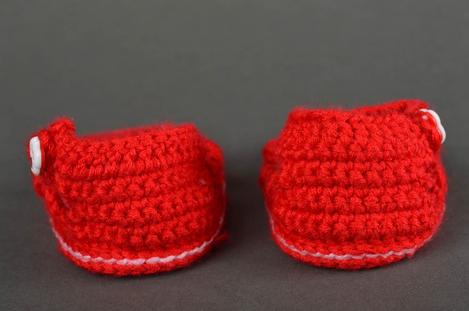 Sandales au crochet faites main Pantoufles enfant rouges Chaussons d'intérieur photo 4