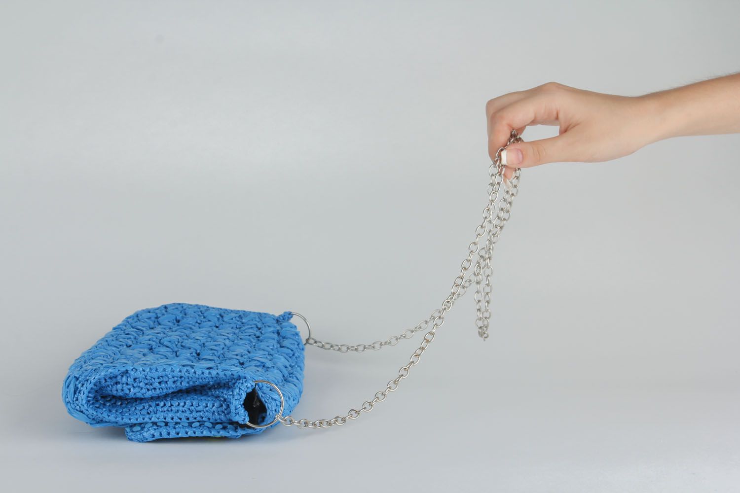 Women's purse woven of plastic bags photo 2