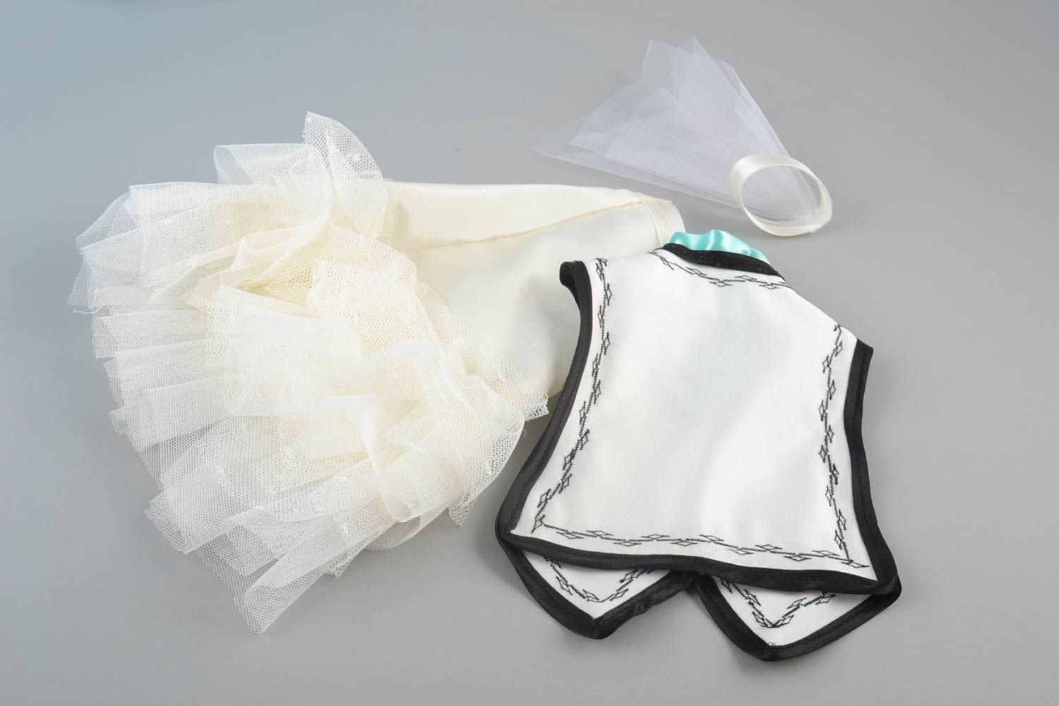 Handmade Hüllen für Flaschen Brautkleid und Anzug aus Atlas zur Hochzeit in Weiß foto 2