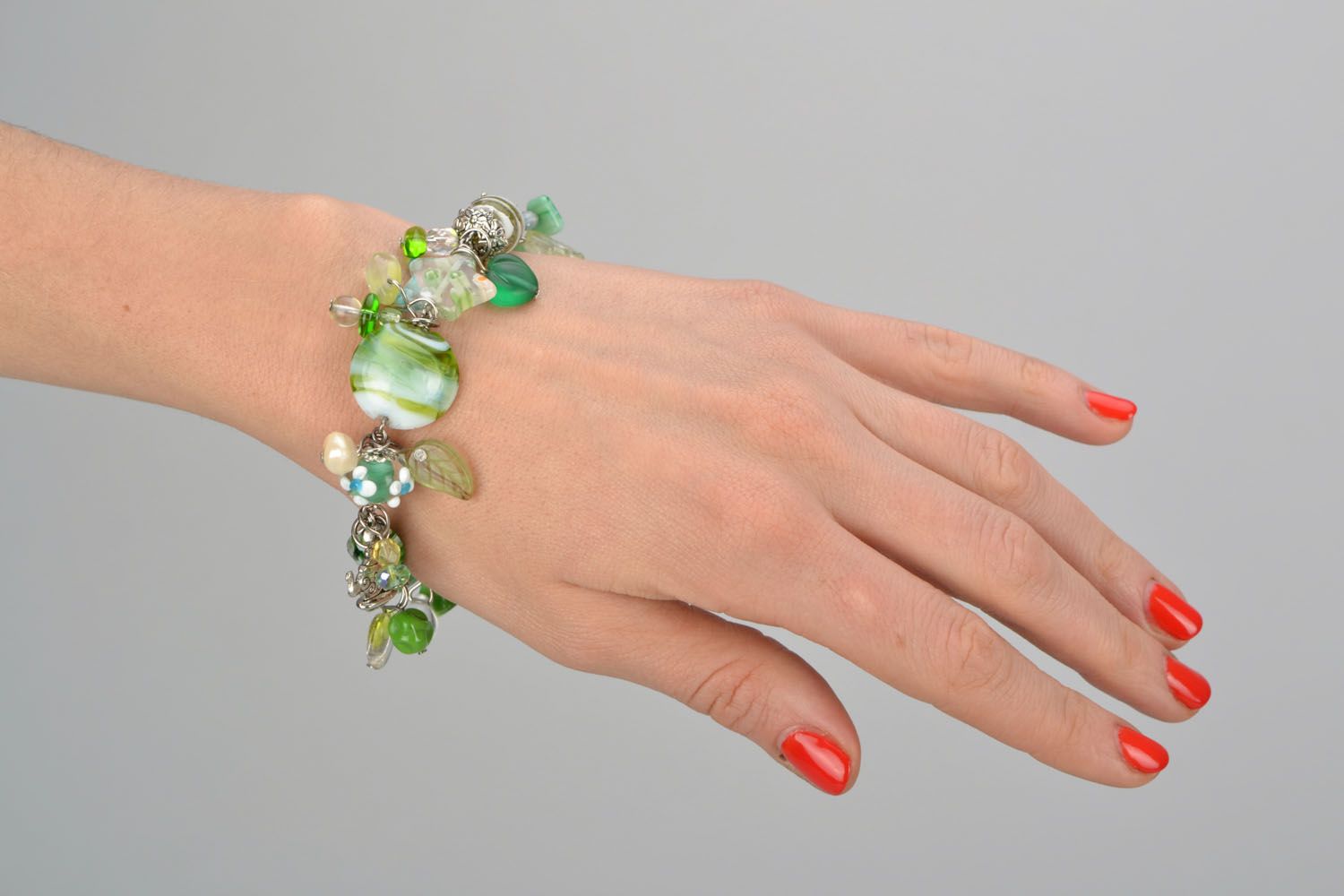 Handmade green bracelet photo 2