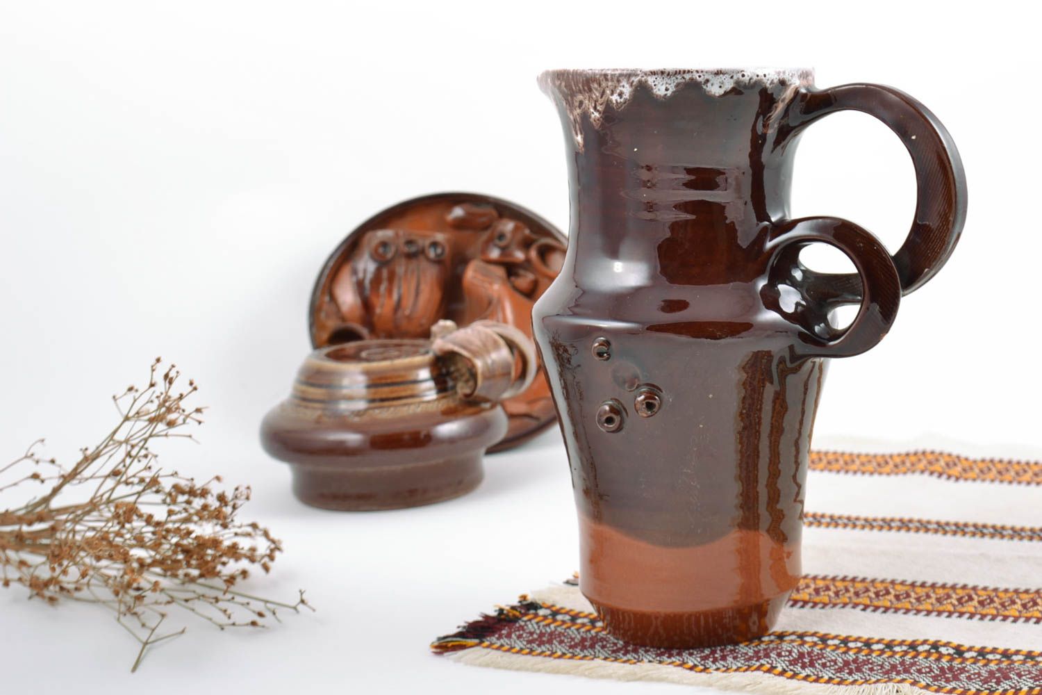 Jarro de barro esmaltado hecho a mano original esmaltado marrón bonito para casa foto 1