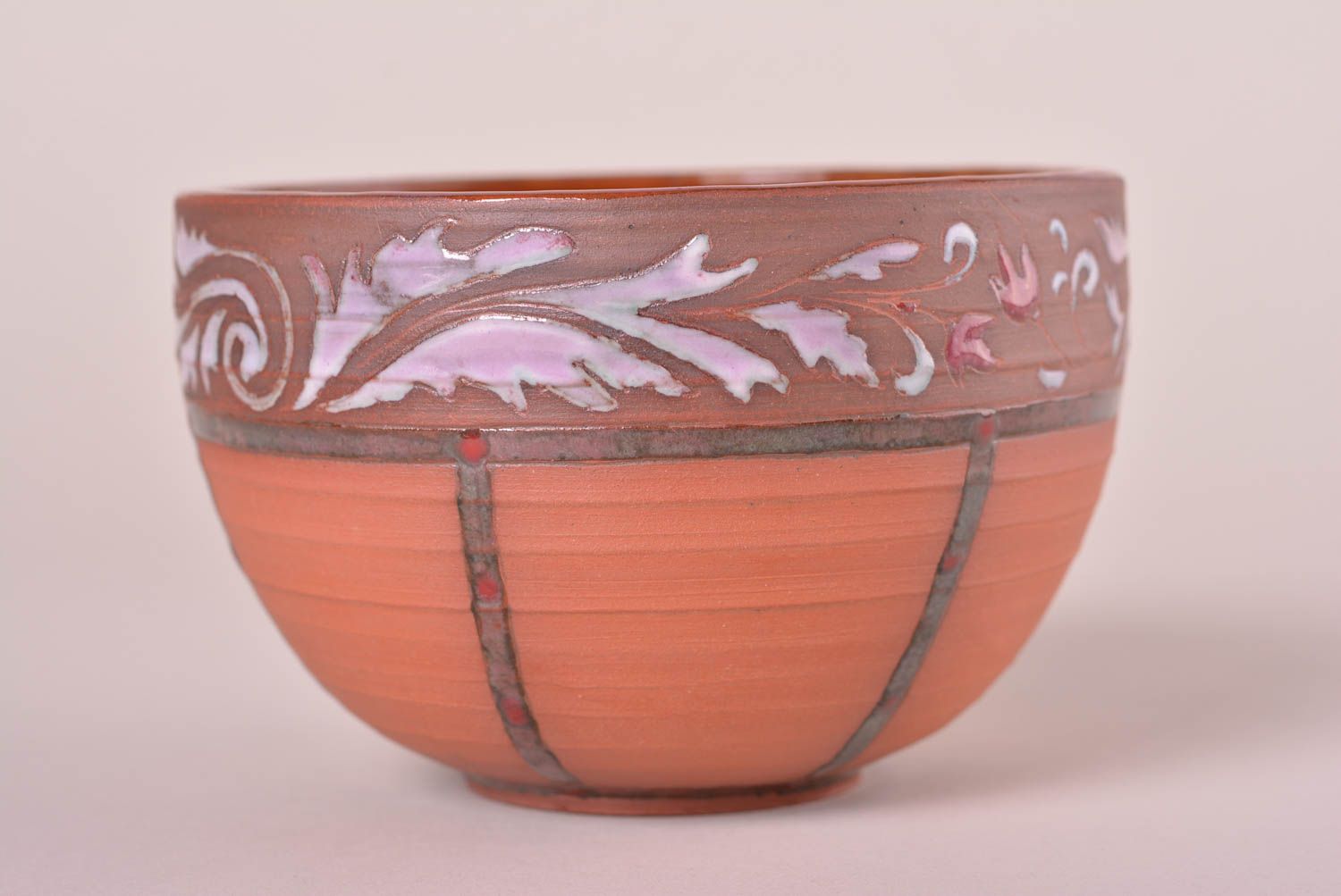 Ciotola in ceramica fatta a mano ciotola decorativa con ornamento bello foto 1