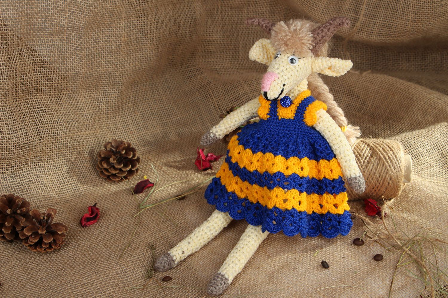 Poupée tricotée chèvre faite main photo 1